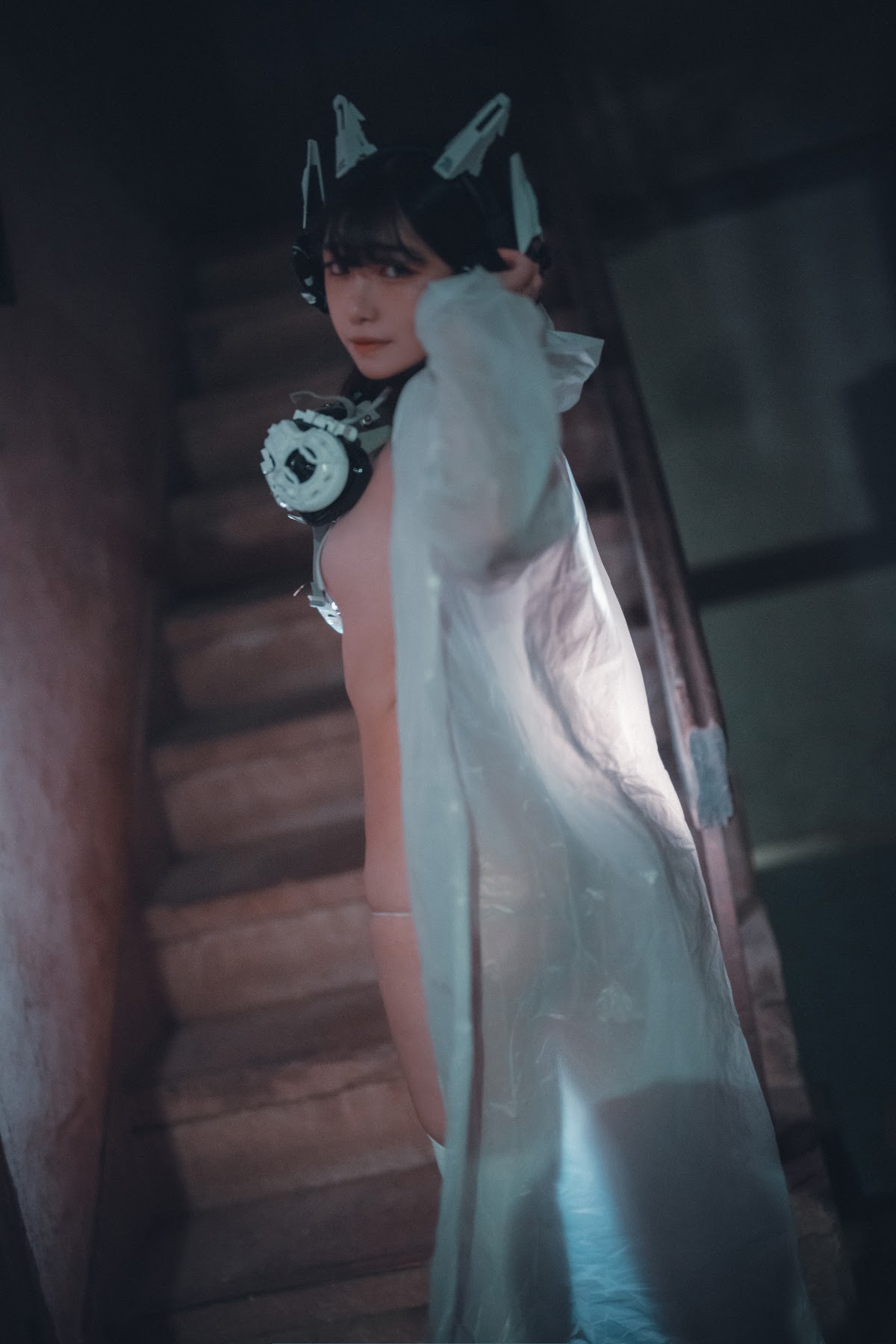 DJAWA Photo – Sonson (손손) – Vagabundo de la Noche (Masked-girl in raincoat) - P46