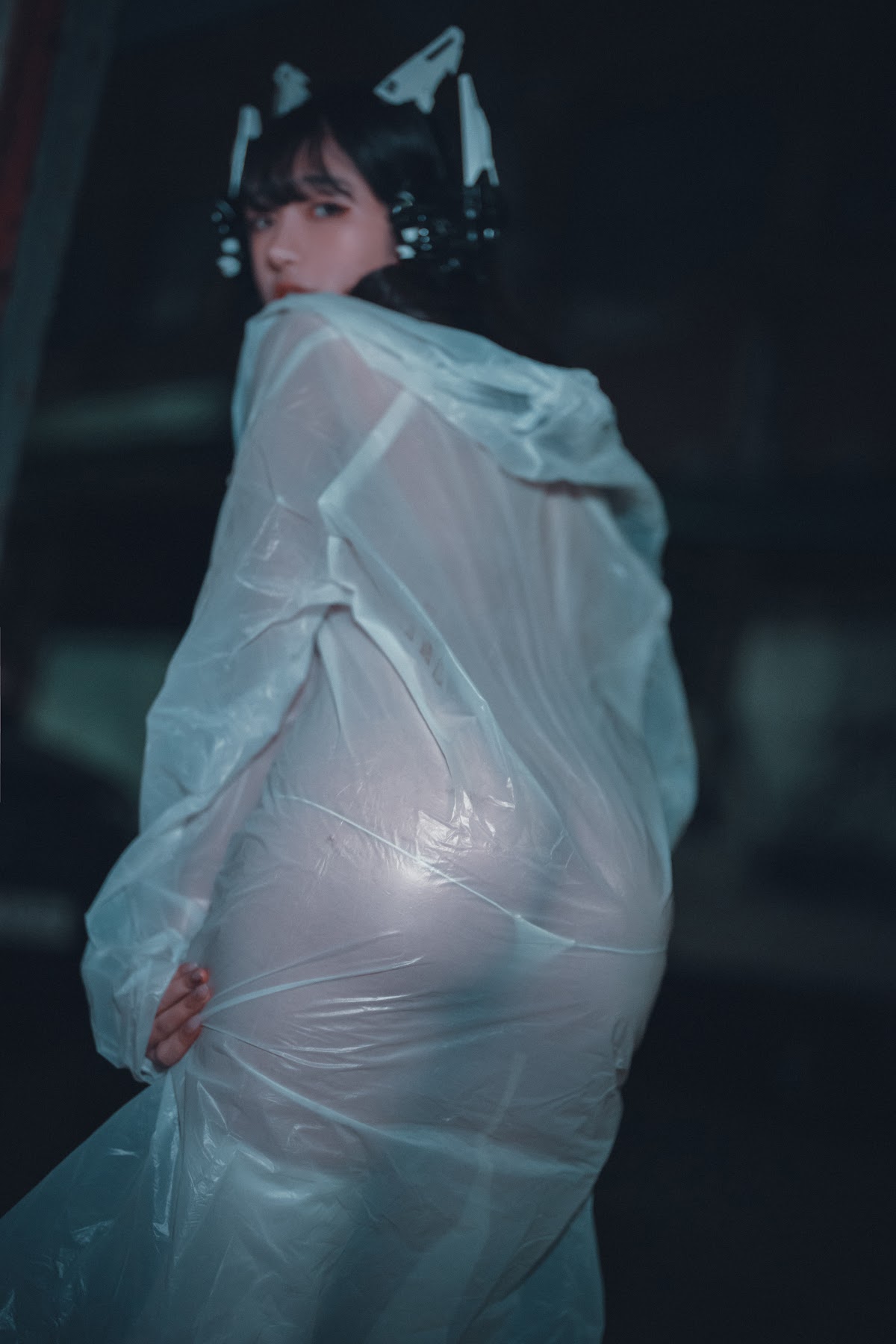 DJAWA Photo – Sonson (손손) – Vagabundo de la Noche (Masked-girl in raincoat) - P53