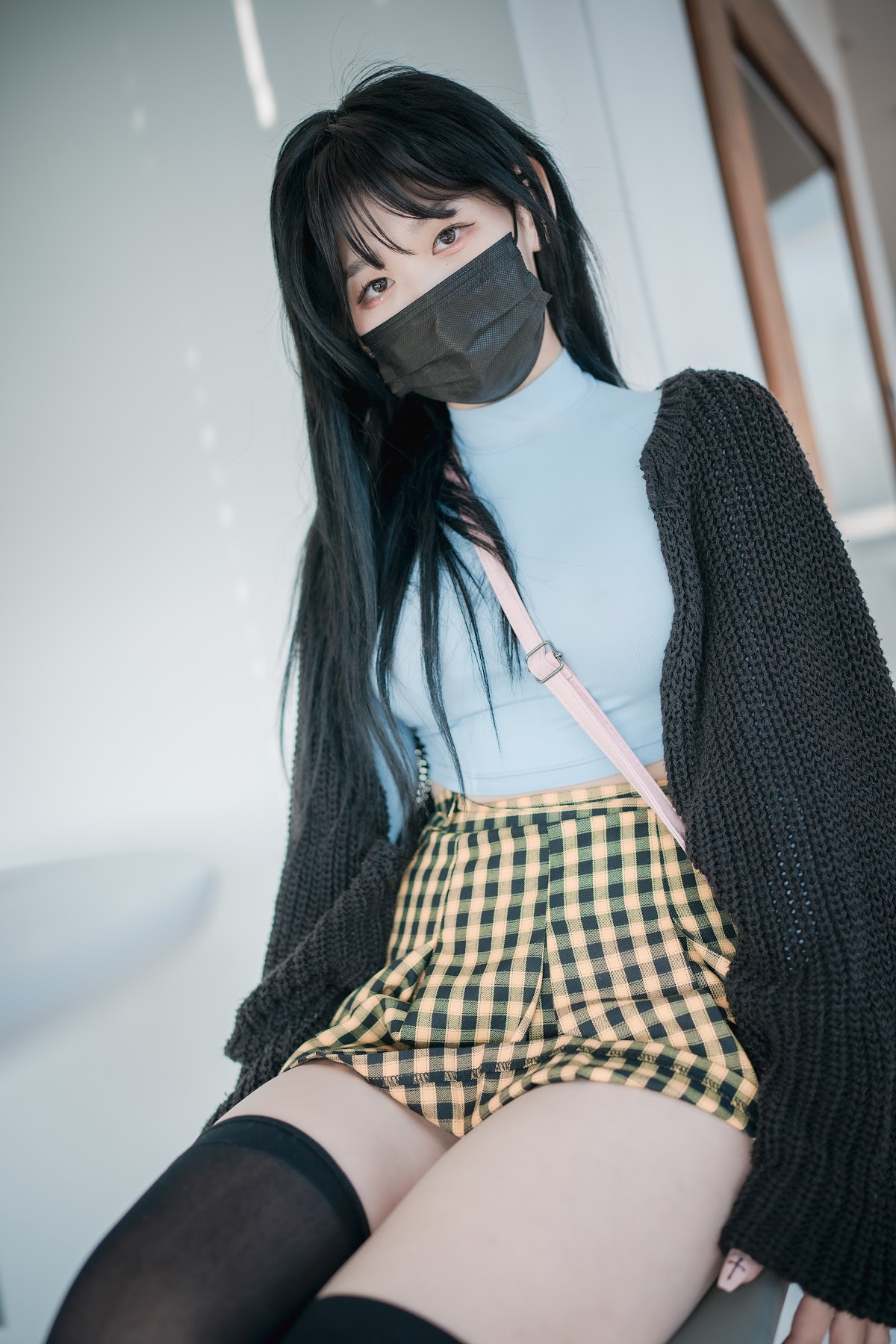 DJAWA Photo – Zia (지아) – Early Spring Walk in March - P103