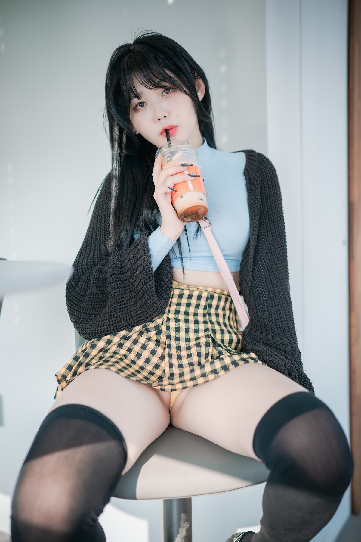 DJAWA Photo – Zia (지아) – Early Spring Walk in March - P104