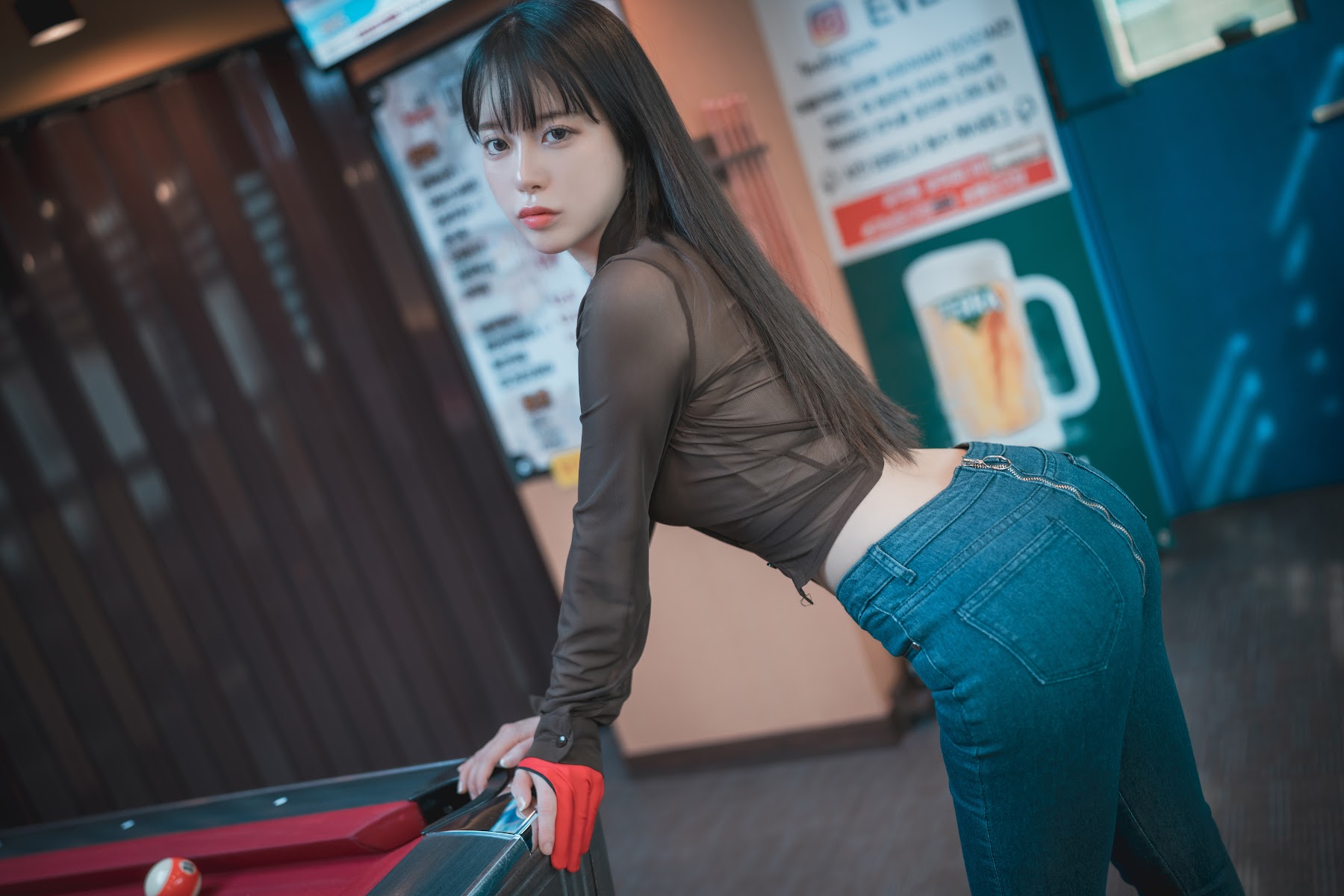 DJAWA Photo – ZziZzi – Billiards Girl - P23