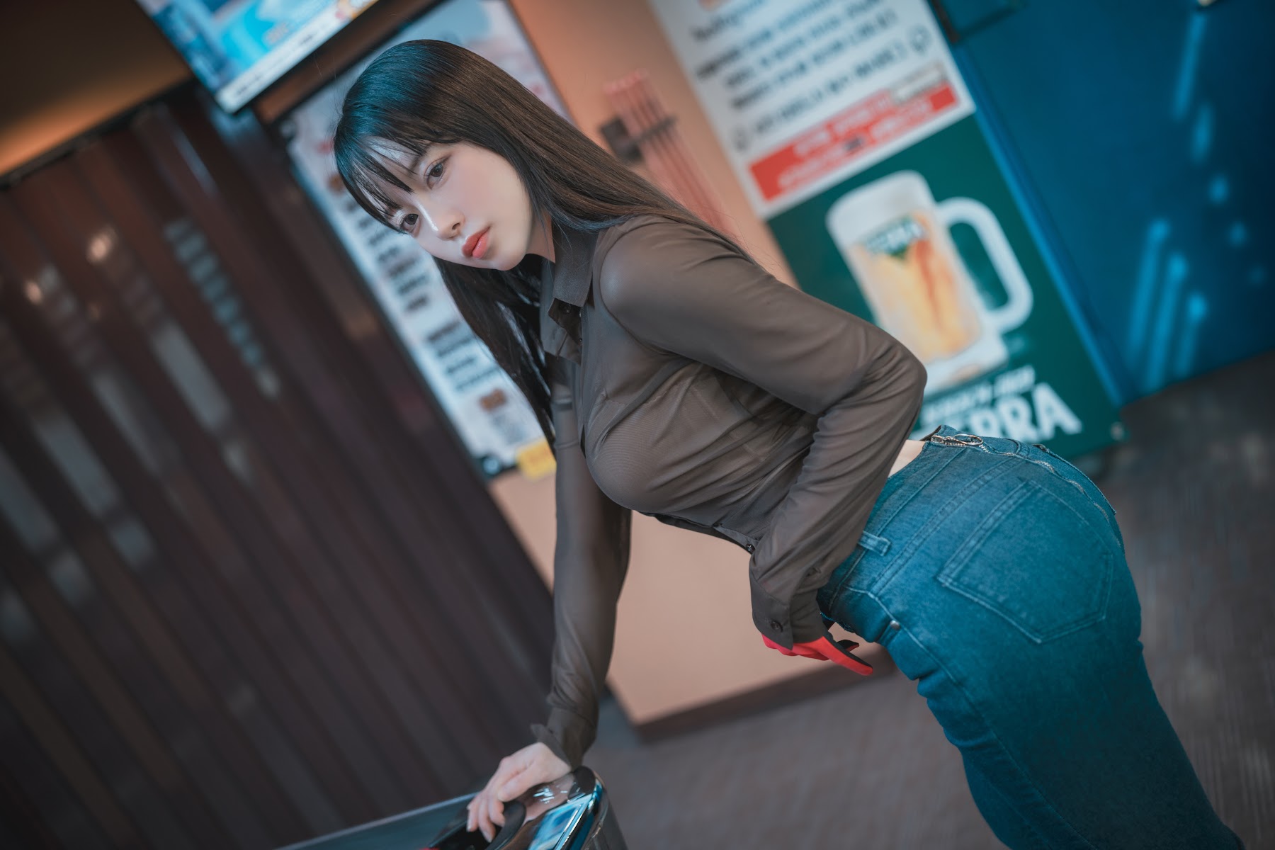 DJAWA Photo – ZziZzi – Billiards Girl - P24