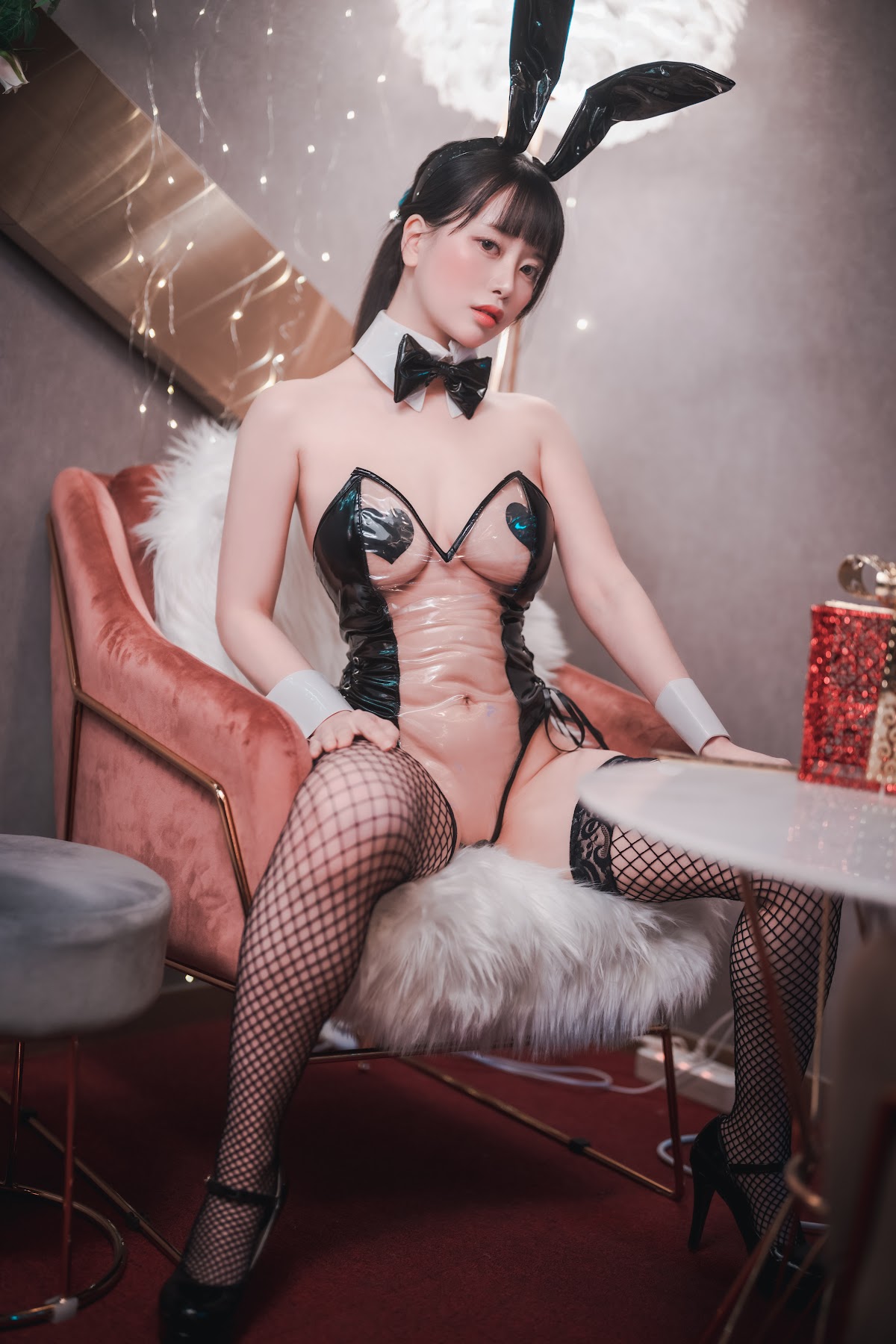 DJAWA Photo – ZziZzi – The Year of the Bunny - P119