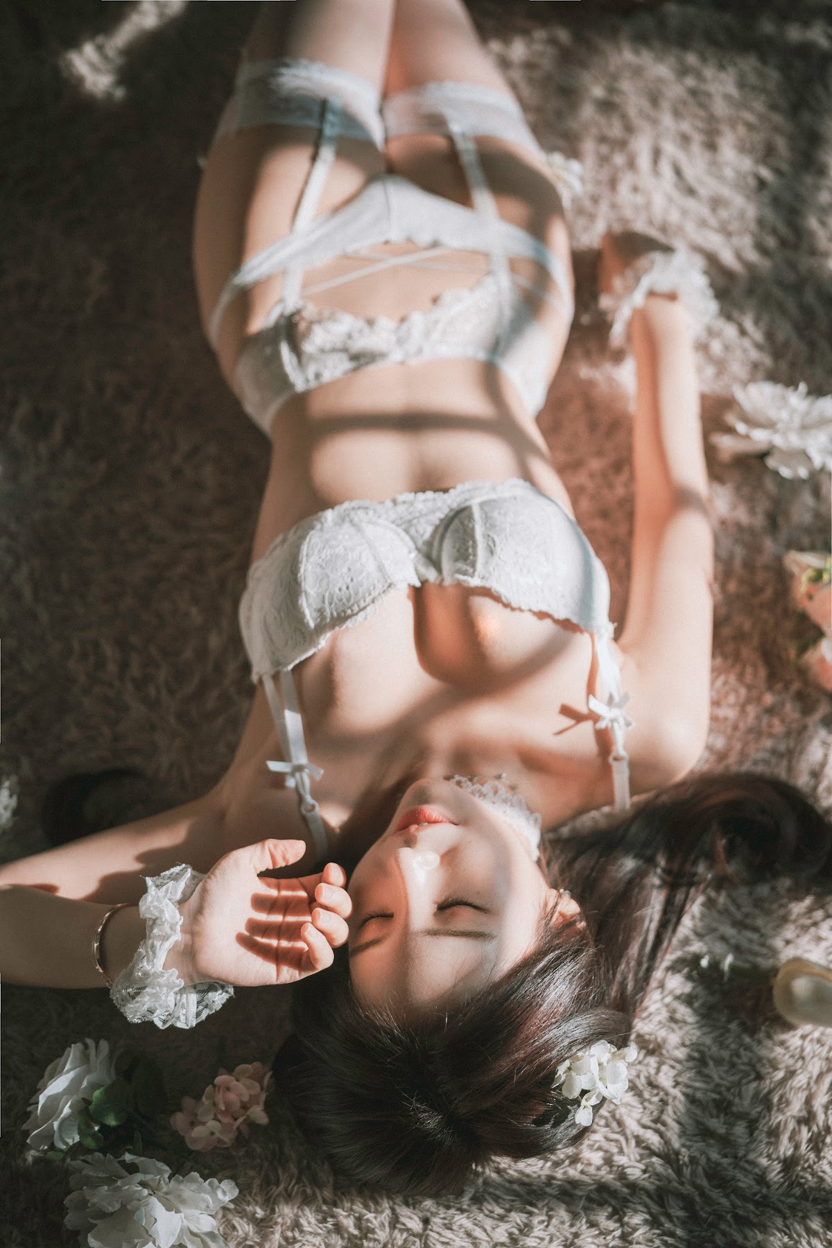 DJAWA Photo – Zzyuri (쮸리) – Alluring White - P11