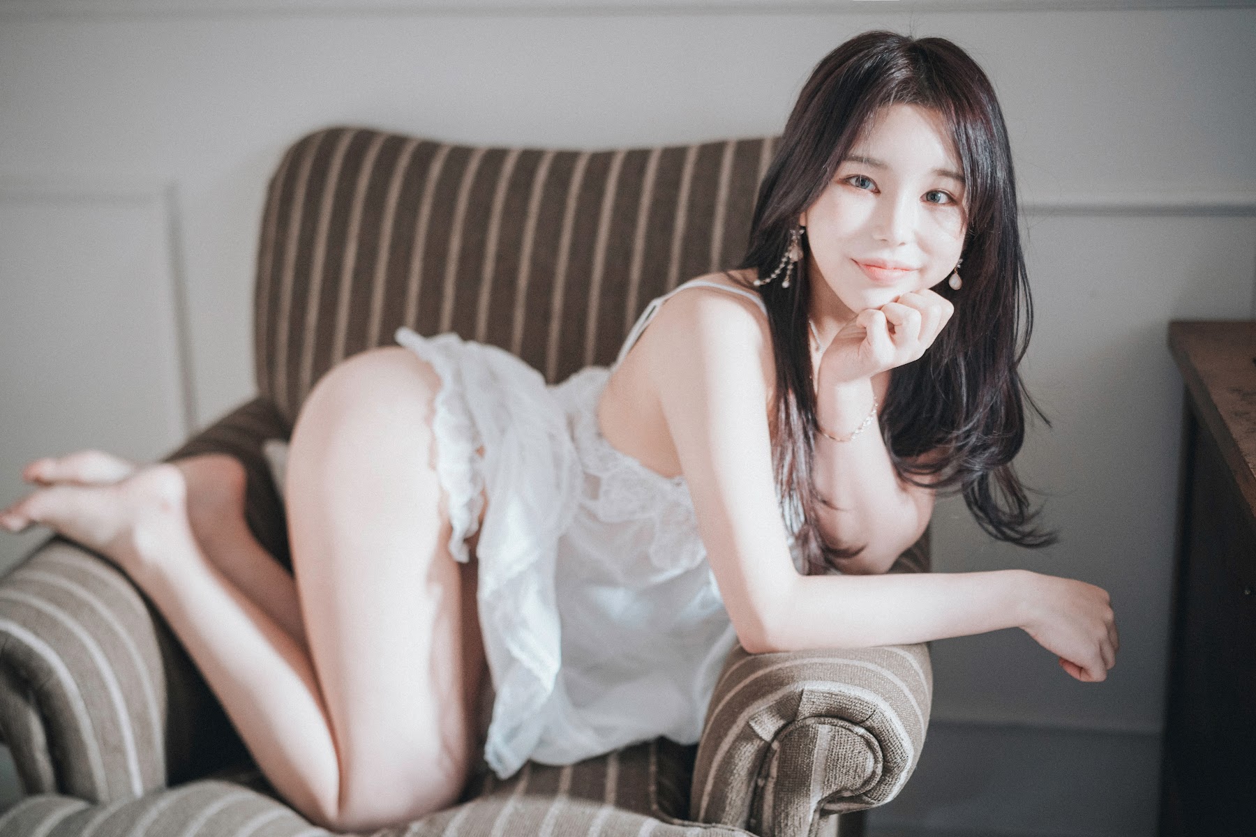 DJAWA Photo – Zzyuri (쮸리) – Alluring White - P30