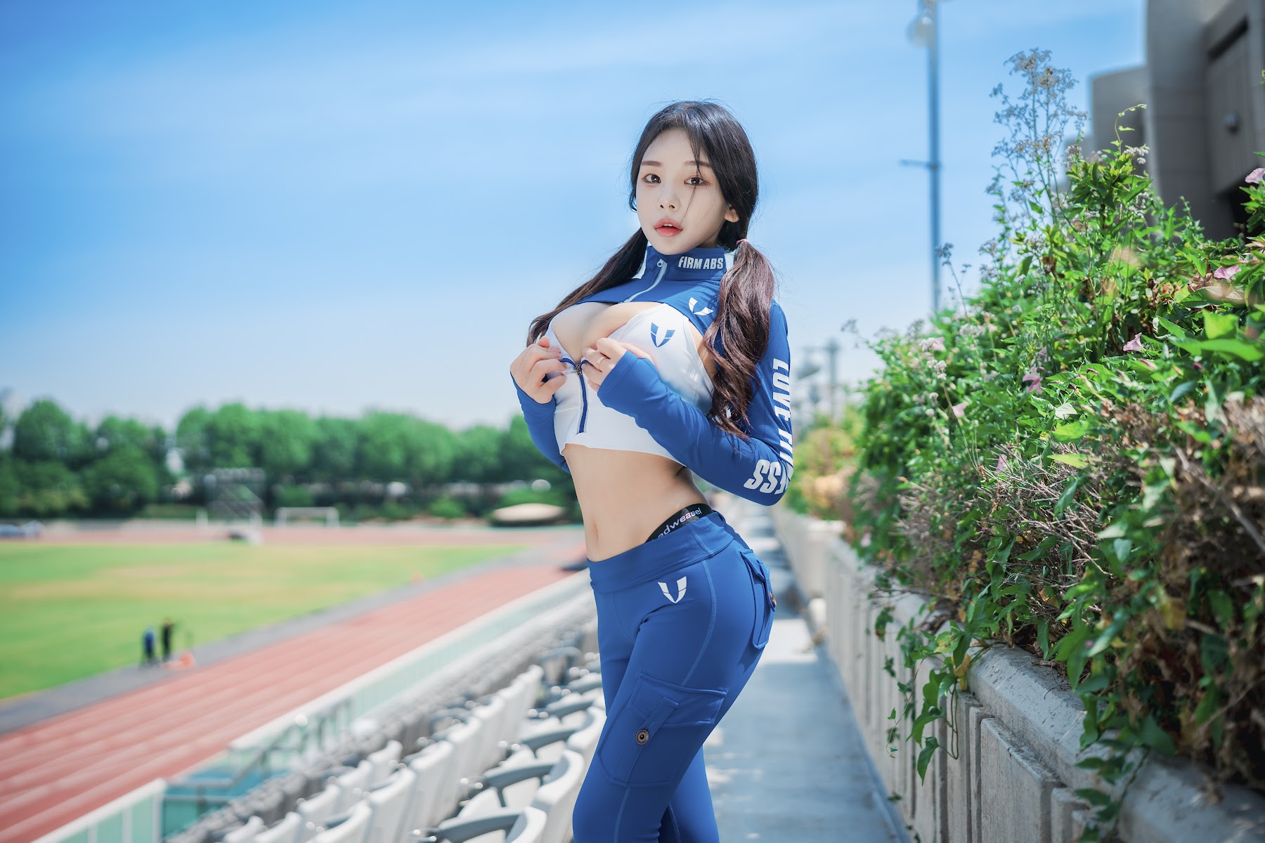 DJAWA Photo – Zzyuri (쮸리) – Loose and Tight Refreshing Blue - P25