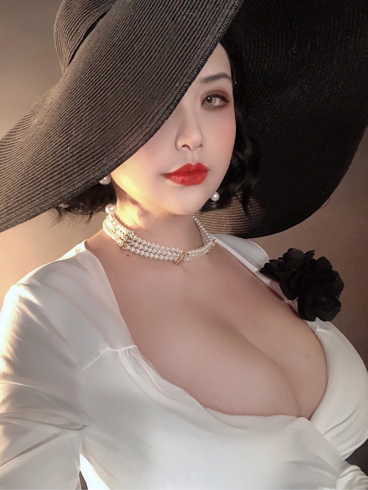 Coser@Hana Bunny – Lady Dimitrescu (Resident Evil) - P1