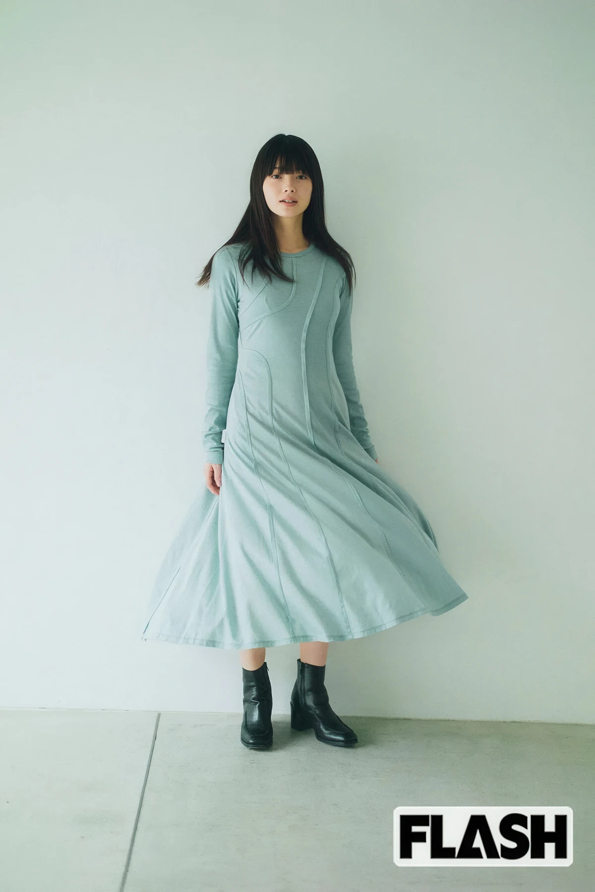 Aiko Kaito 皆藤愛子, Minami Kotona 南琴奈, FLASH 2026.03.03 (フラッシュ 2026年3月3日号) - P15