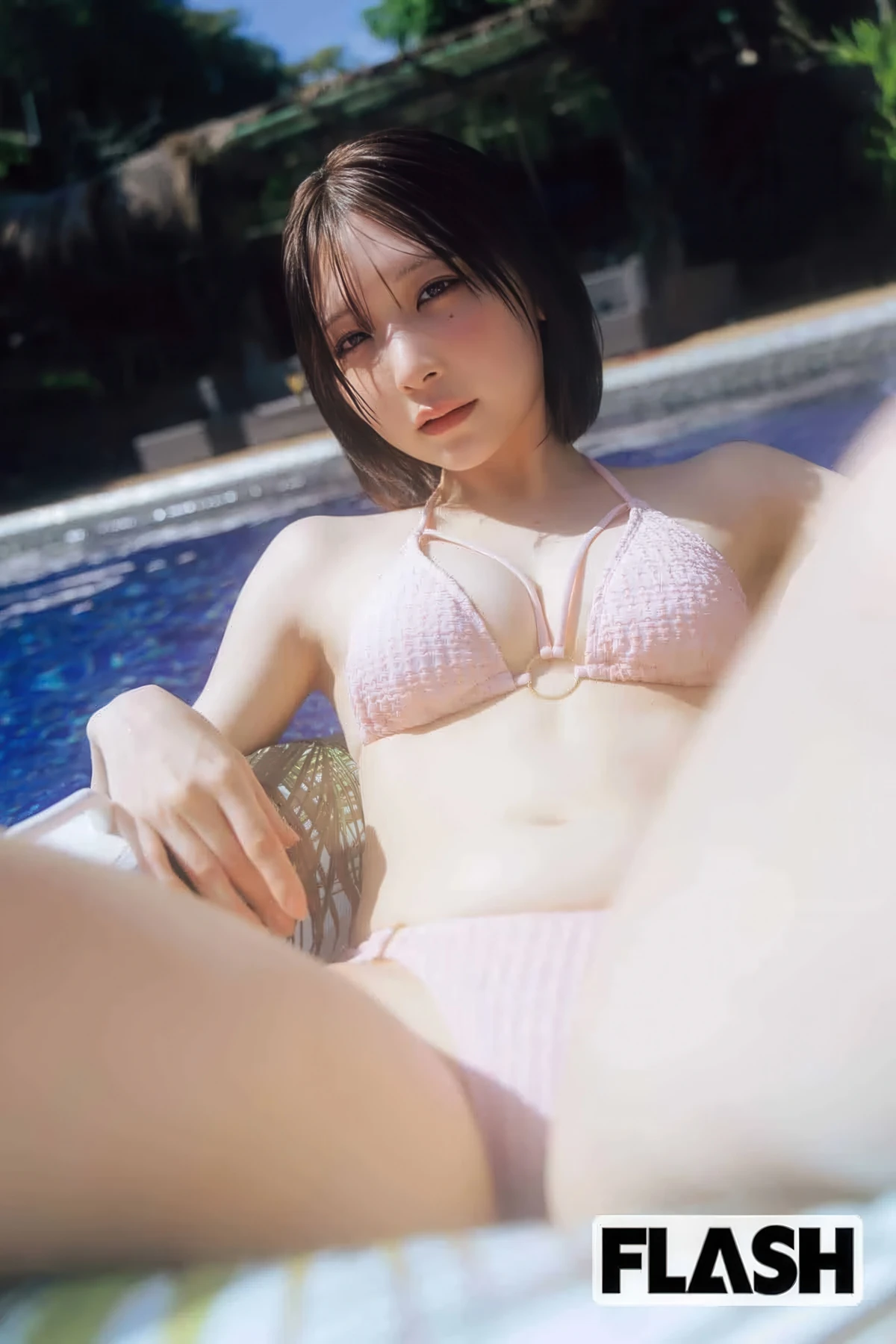 Rina Hashimoto 橋本梨菜, Marina Amatsu あまつまりな, FLASH 2026.03.03 (フラッシュ 2026年3月3日号) - P13