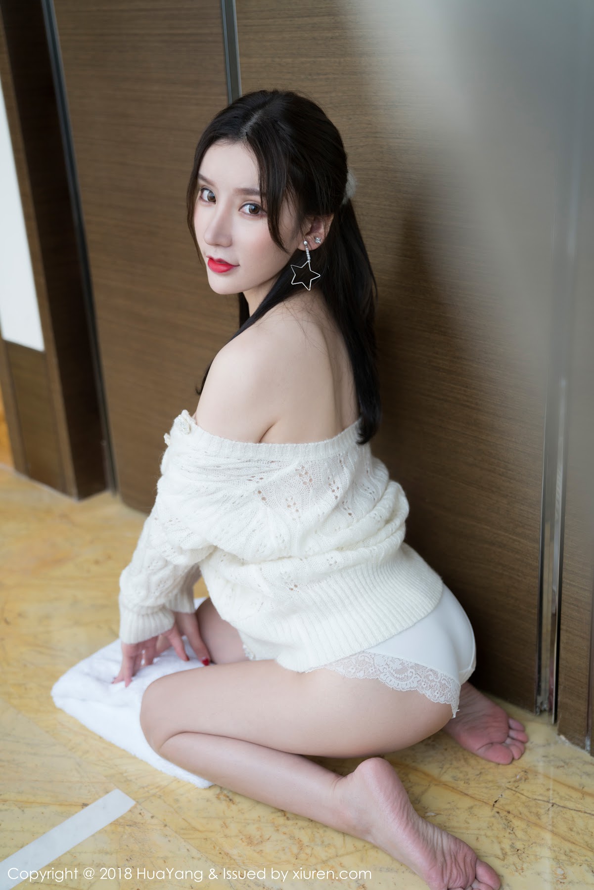 HuaYang 2018-06-15 Vol.053 Zhou Yuxi (周于希) - P33