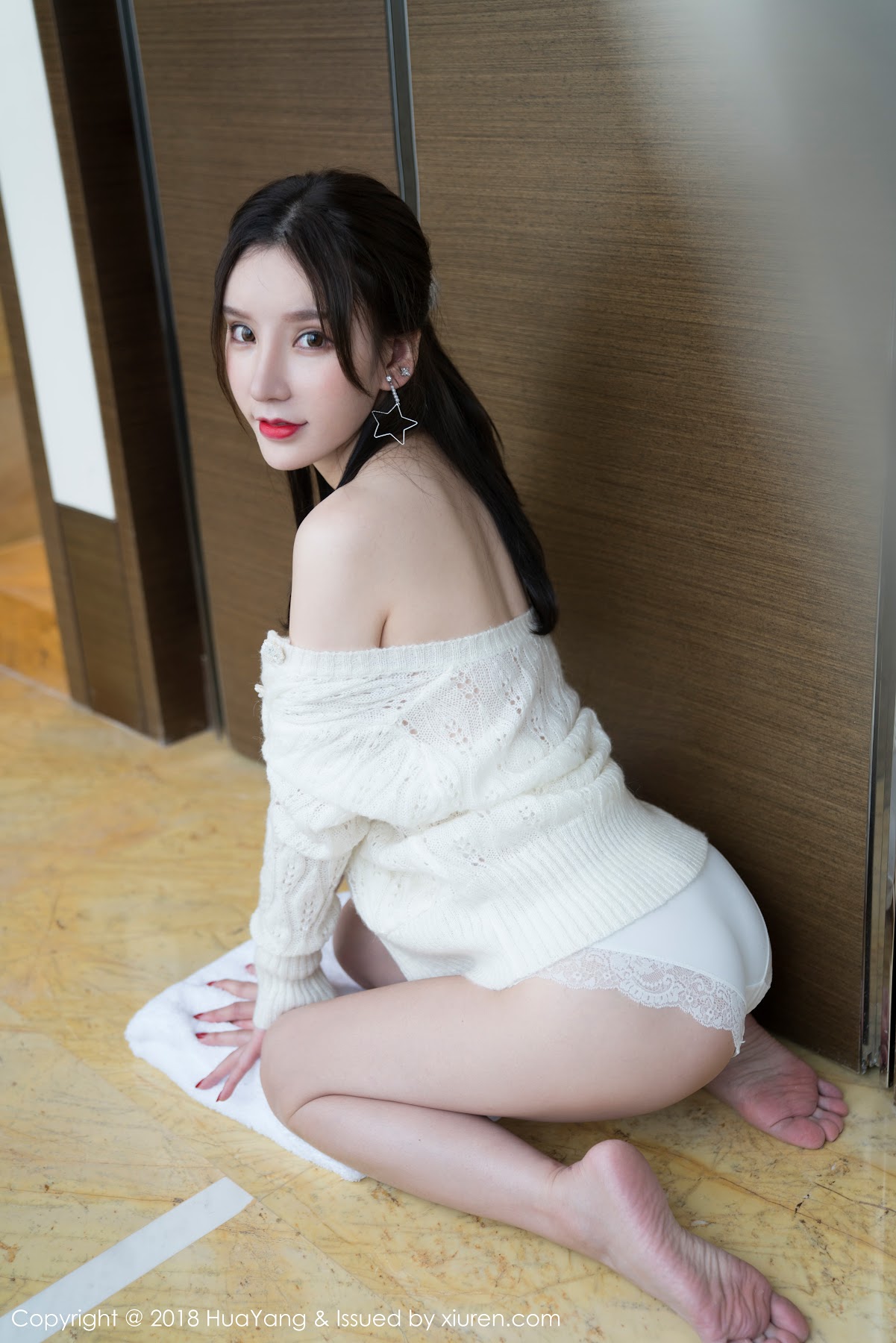 HuaYang 2018-06-15 Vol.053 Zhou Yuxi (周于希) - P34
