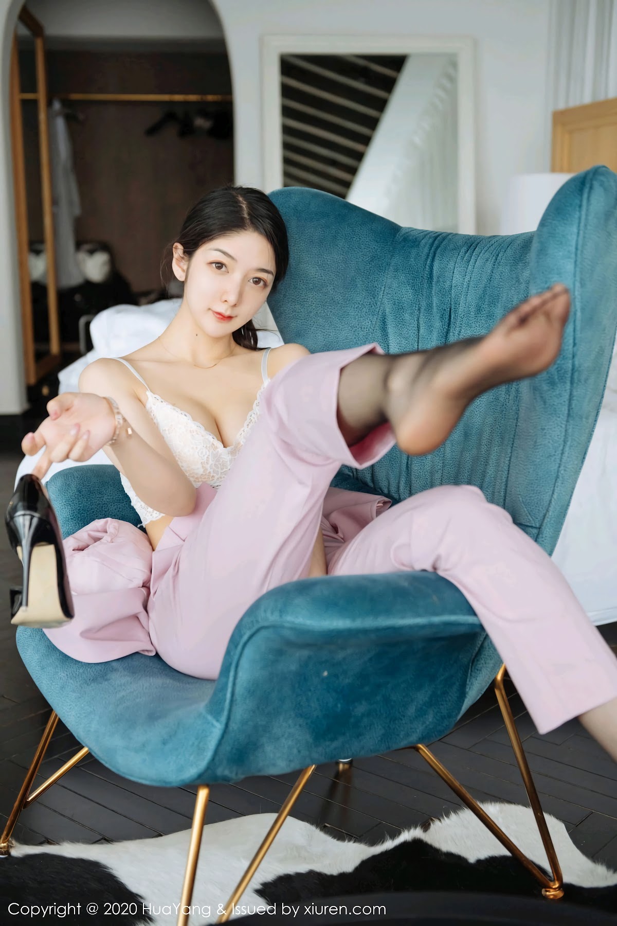 HuaYang Vol.255 Xiao Reba (Angela小热巴) - P4