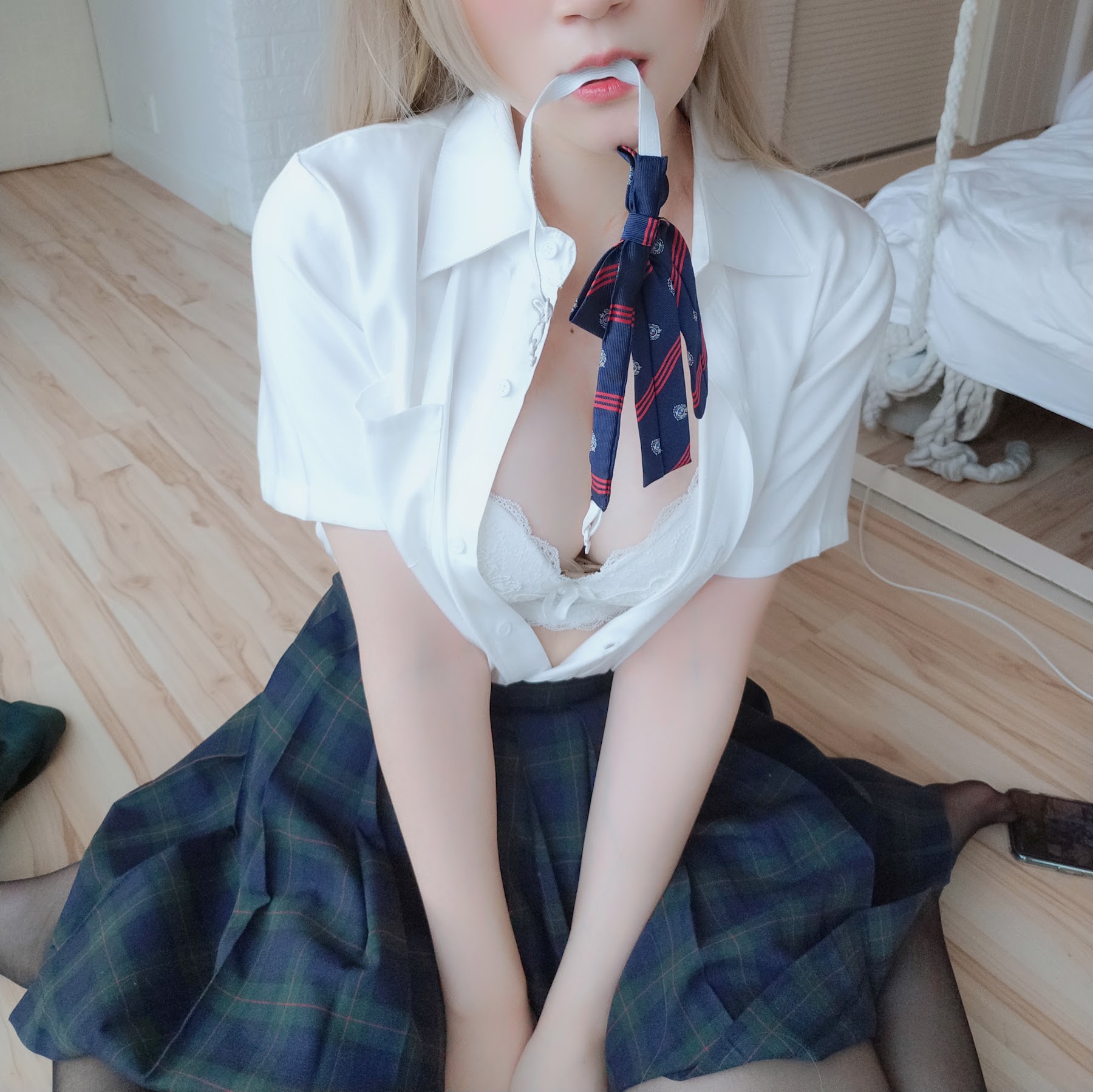 Coser@白银81 灰色空间 - P62