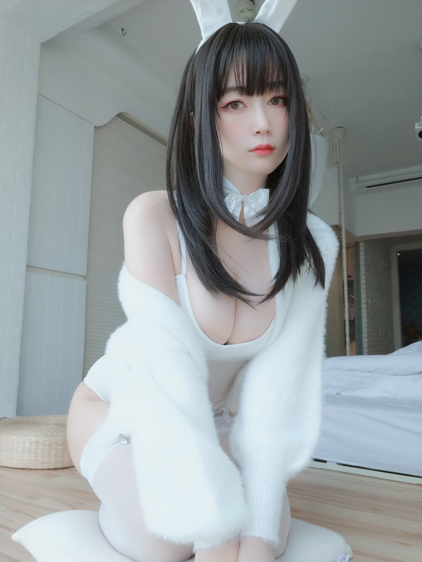 Coser@白银81 白丝兔子 - P71