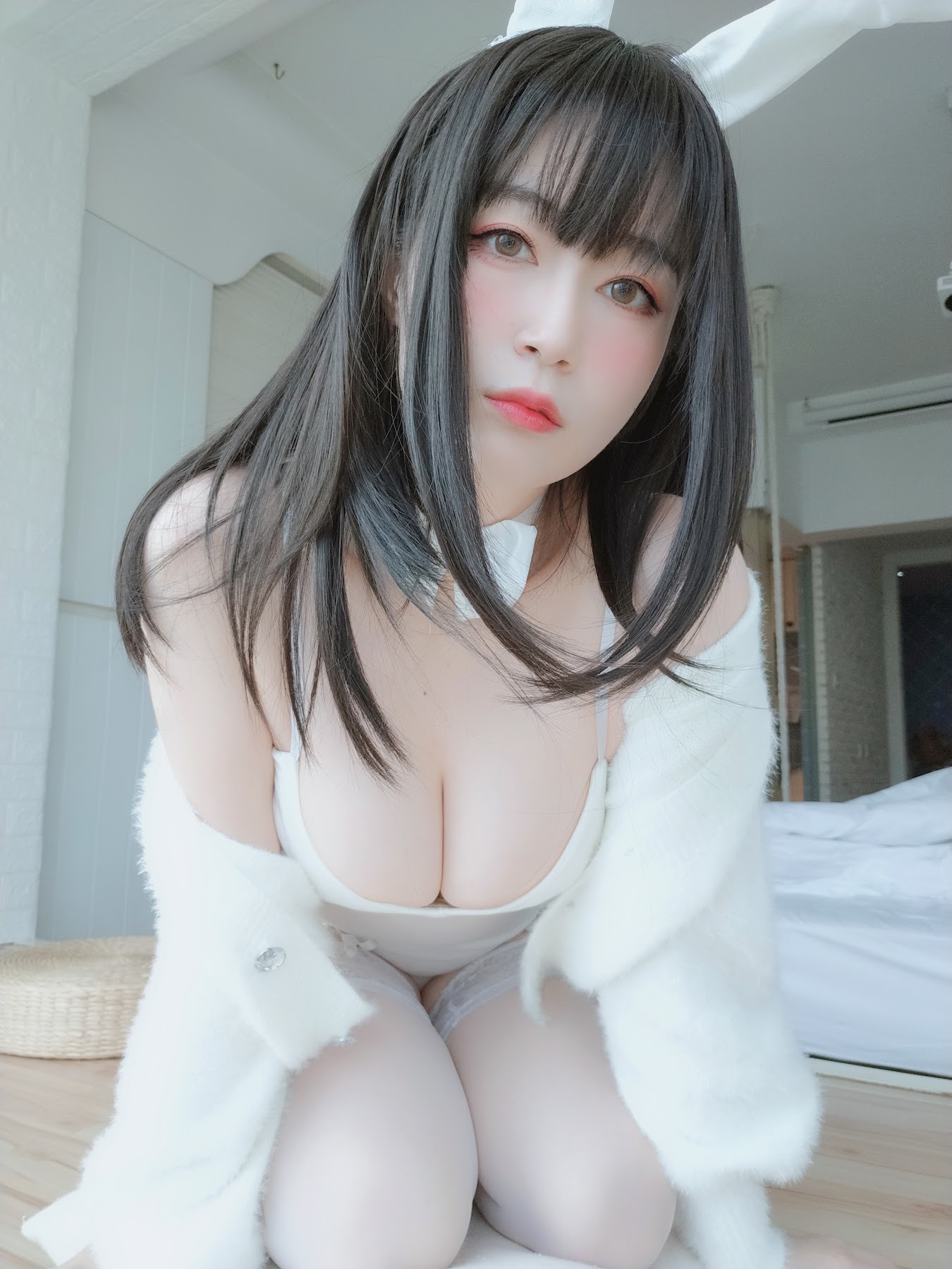 Coser@白银81 白丝兔子 - P73