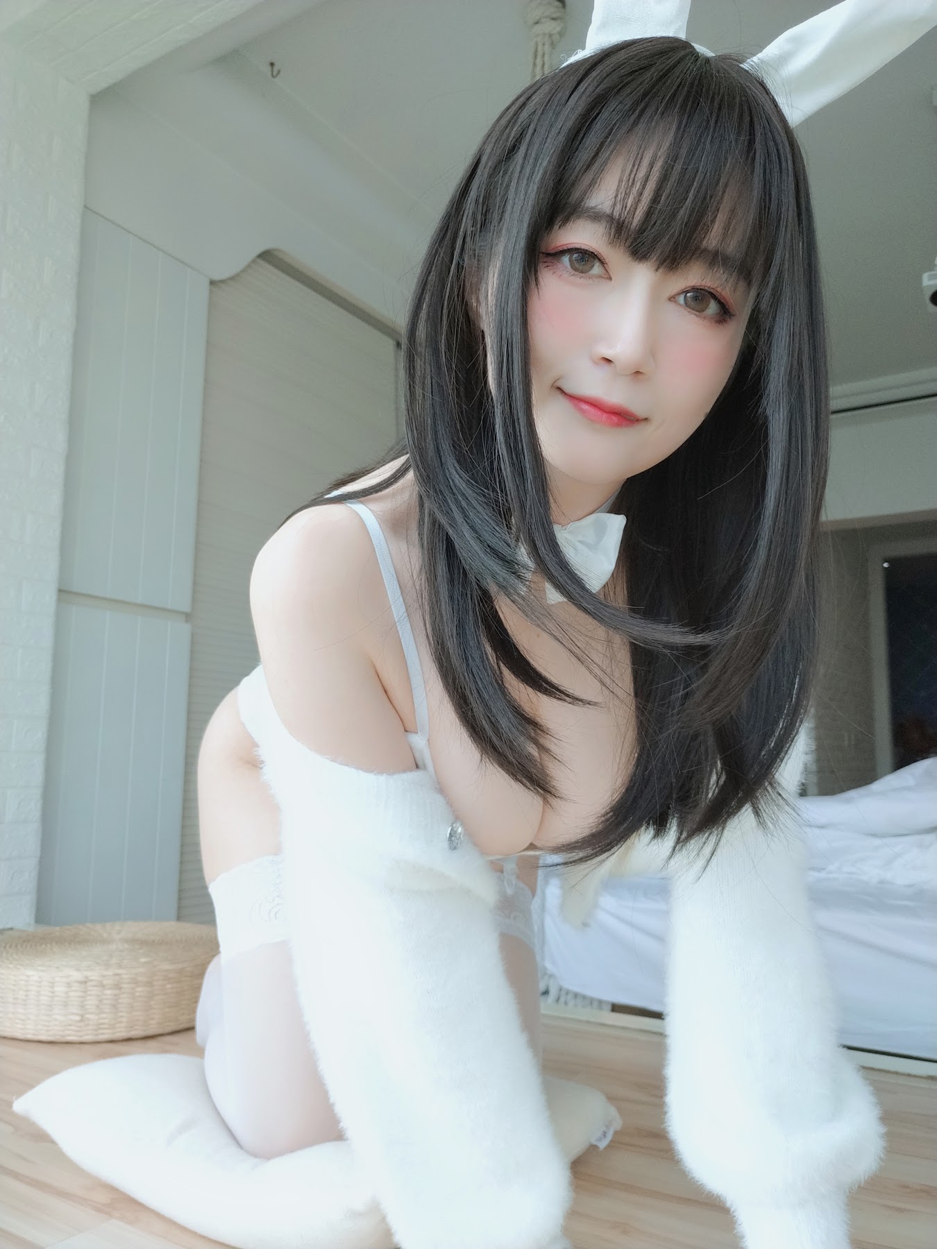 Coser@白银81 白丝兔子 - P74
