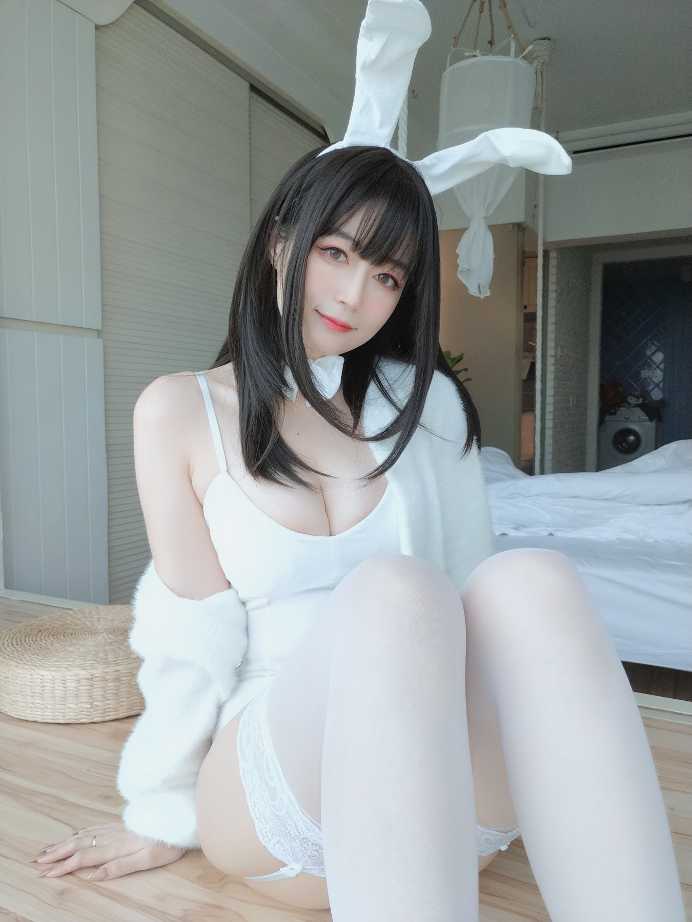 Coser@白银81 白丝兔子 - P90