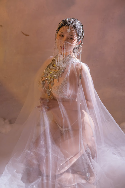 Coser@云溪溪 (Yunx1x1) – 冰洲石