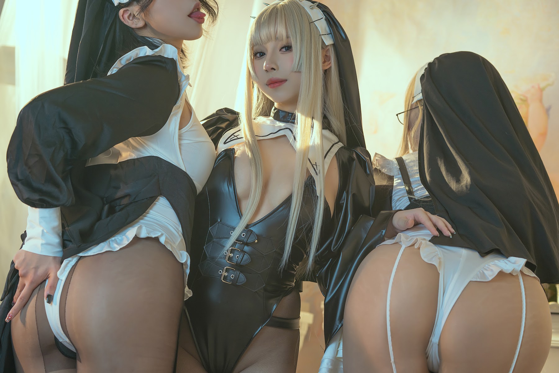 Coser@云溪溪 (Yunx1x1) Vol.052 奶桃 N62修女团 (&胡桃猫&轩萧学姐) - P25