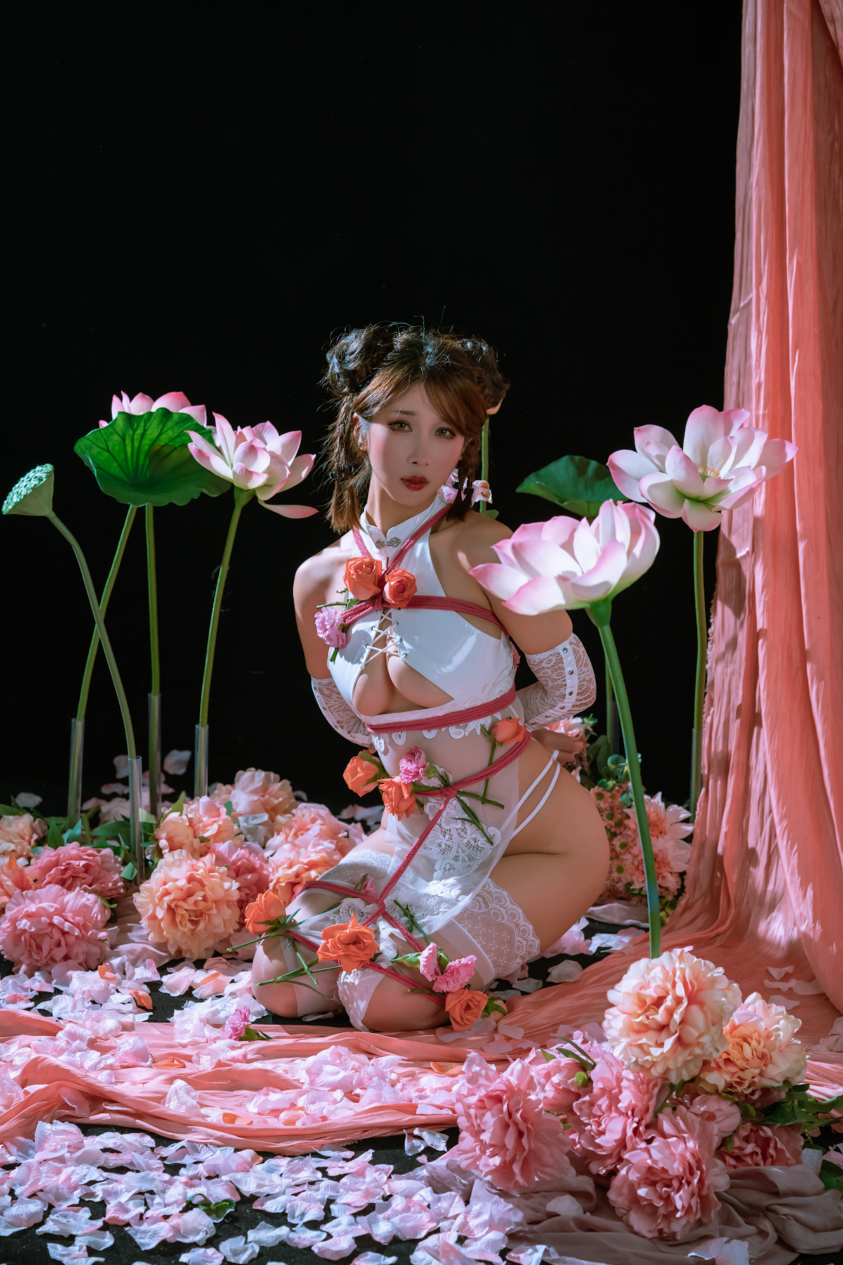 Coser@云溪溪 (Yunx1x1) Vol.060 奶桃桃 月 - P28
