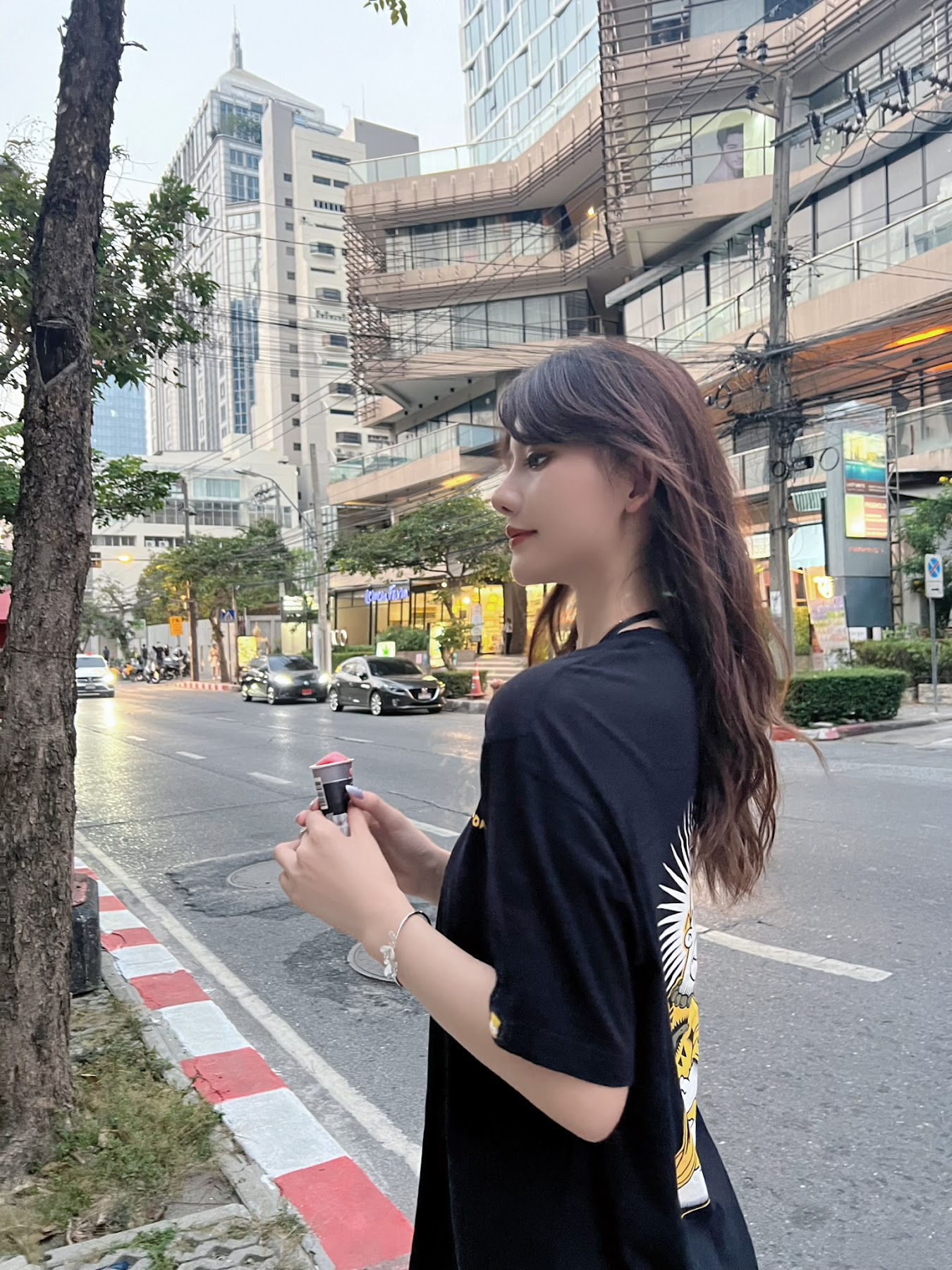 Jiu Shi A Zhu A (就是阿朱啊) – 便利店 - P1