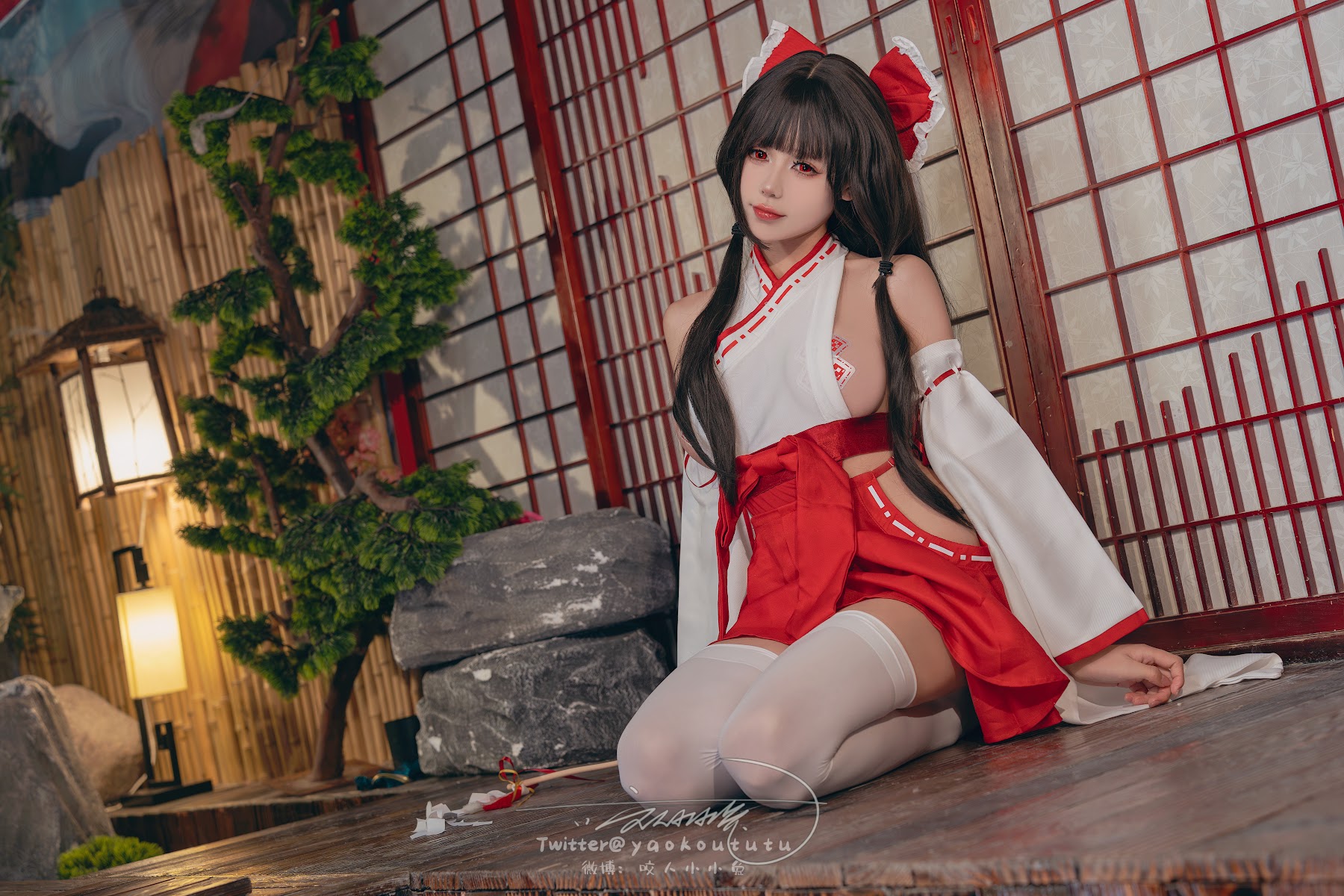 Coser@黏黏团子兔 – 狐之灵梦 Roly Poly - P1