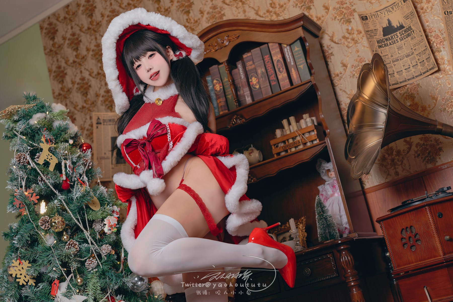 Coser@黏黏团子兔 – 魔女圣诞夜 - P13