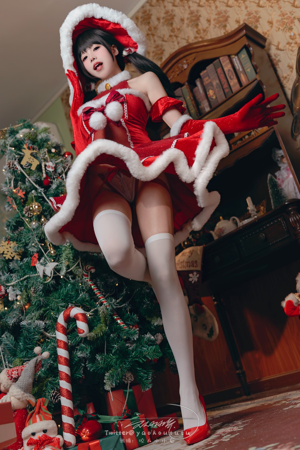 Coser@黏黏团子兔 – 魔女圣诞夜 - P15