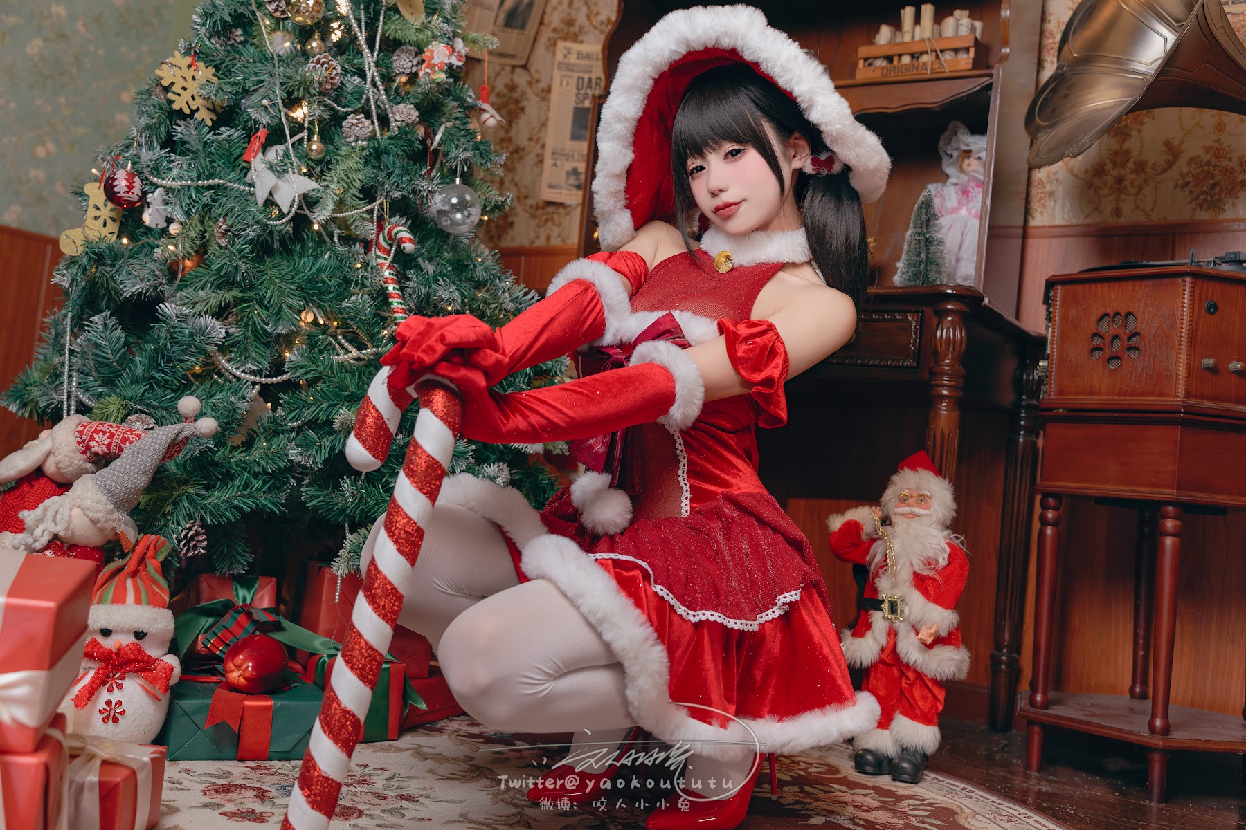 Coser@黏黏团子兔 – 魔女圣诞夜 - P17