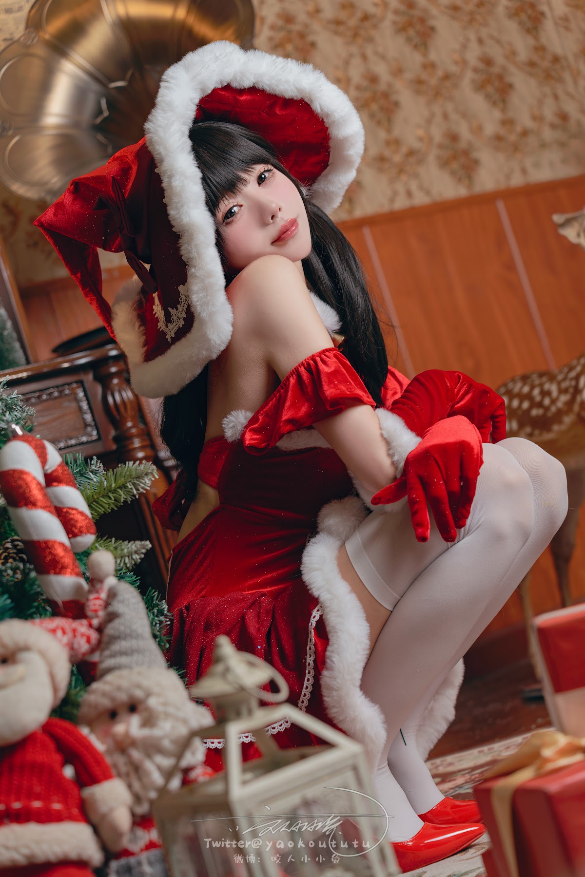 Coser@黏黏团子兔 – 魔女圣诞夜 - P23