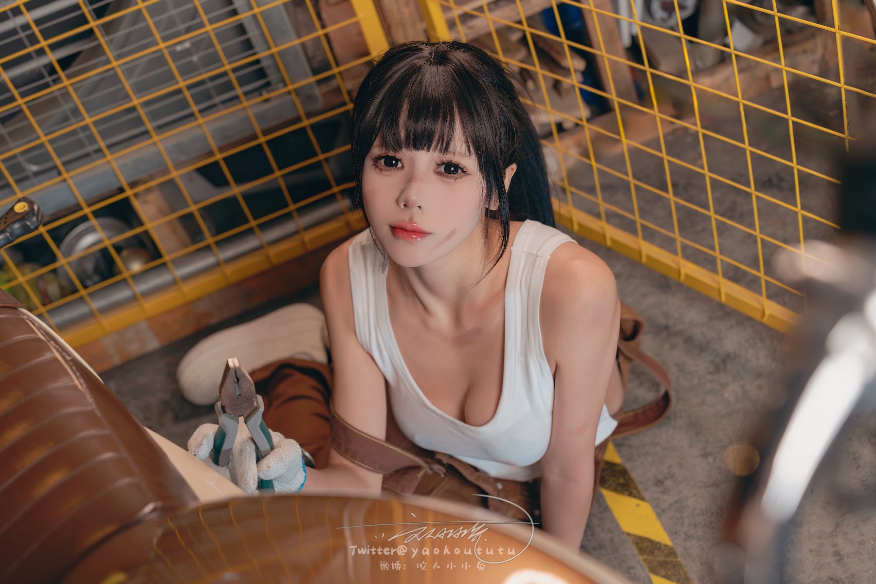 Coser@黏黏团子兔 – 机车修理工 Shake it - P16