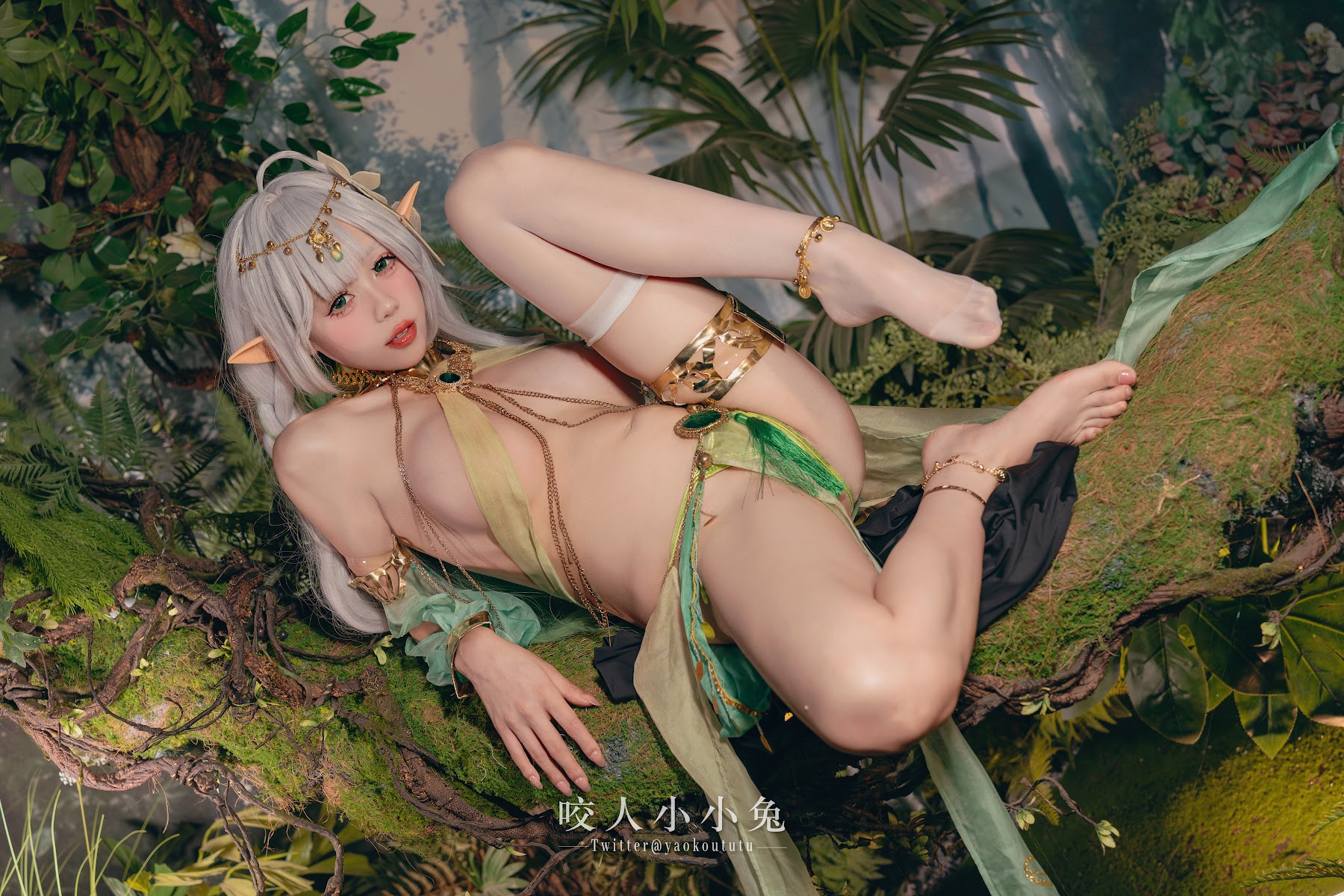 Coser@黏黏团子兔 – 被遗忘的大慈树王 - P23
