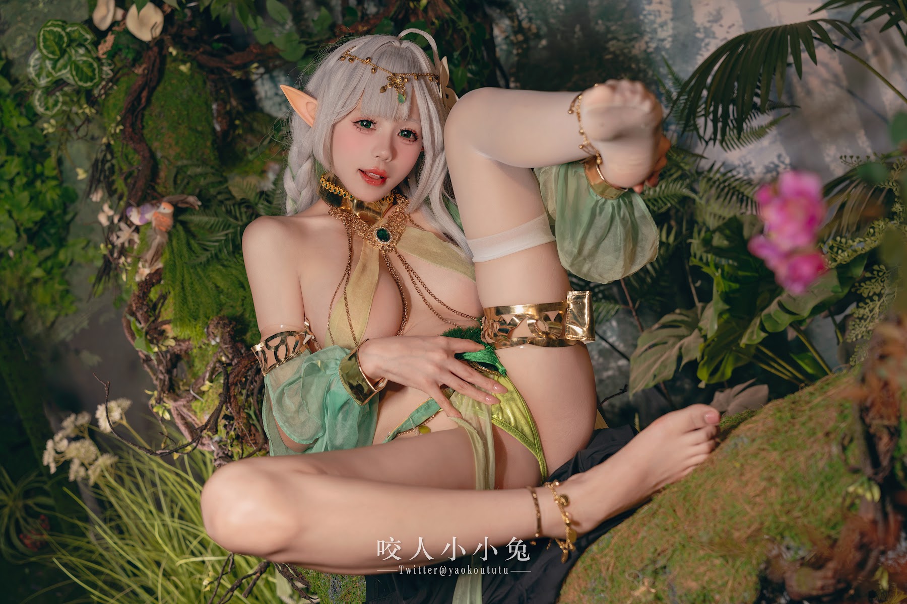 Coser@黏黏团子兔 – 被遗忘的大慈树王 - P26