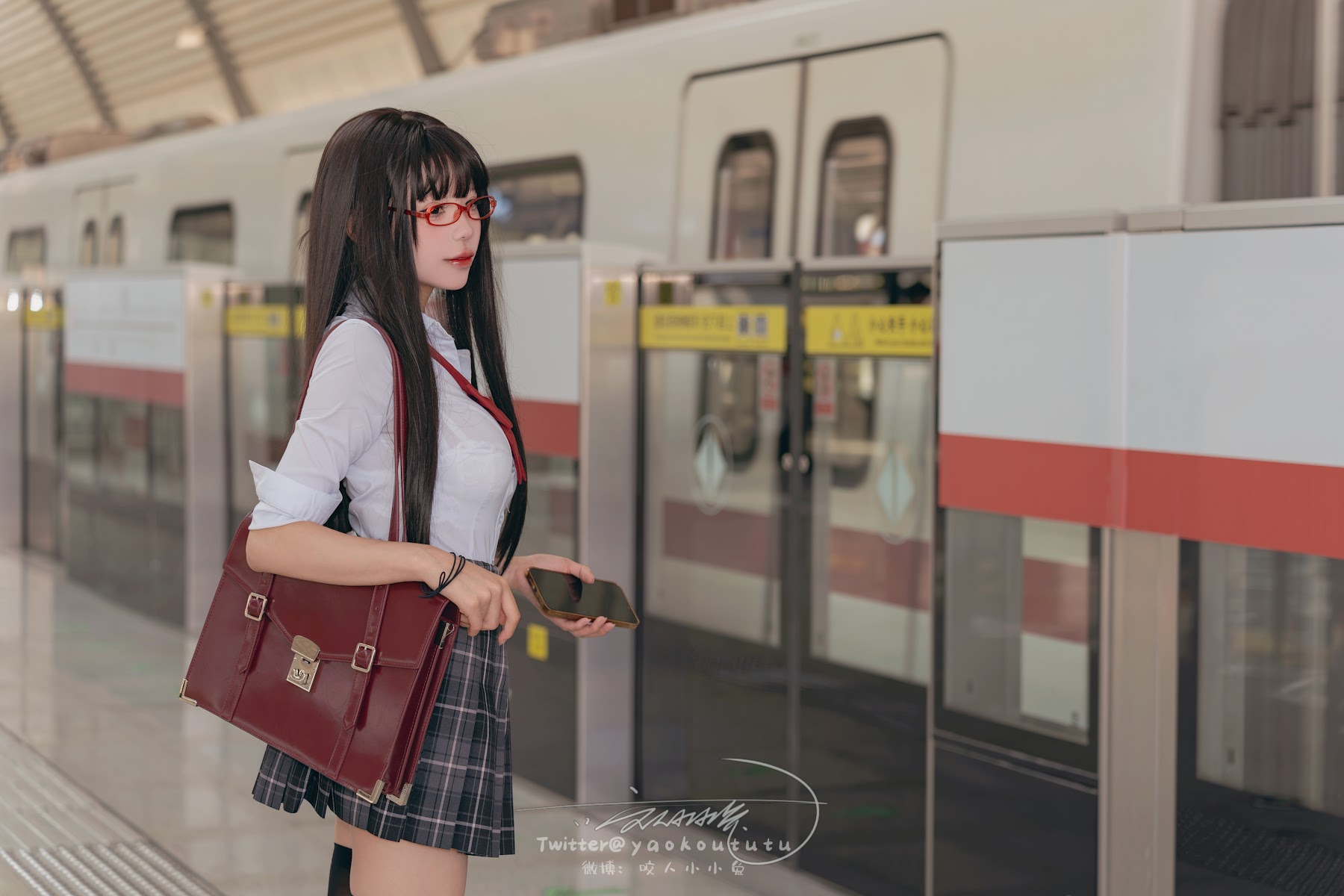 Coser@黏黏团子兔 – 电车惊魂& 期待 - P17