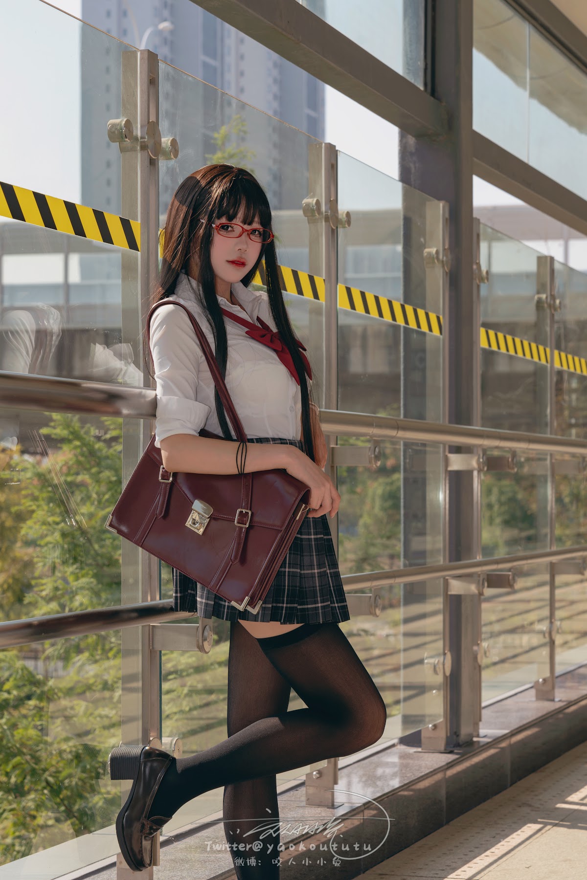Coser@黏黏团子兔 – 电车惊魂& 期待 - P24