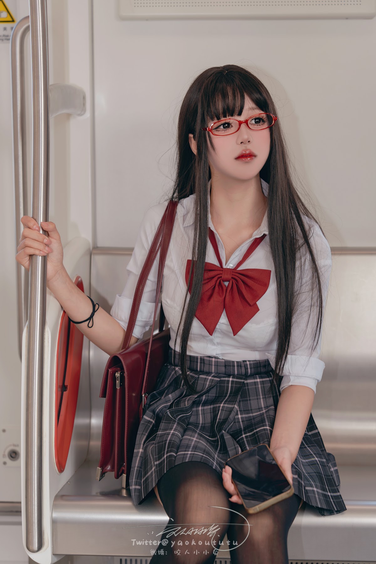 Coser@黏黏团子兔 – 电车惊魂& 期待 - P56