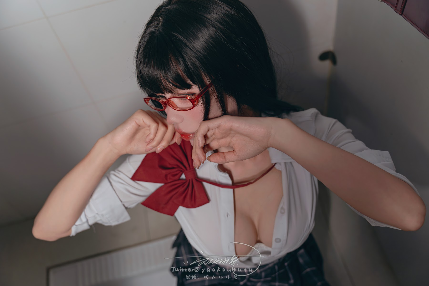 Coser@黏黏团子兔 – 电车惊魂& 期待 - P65