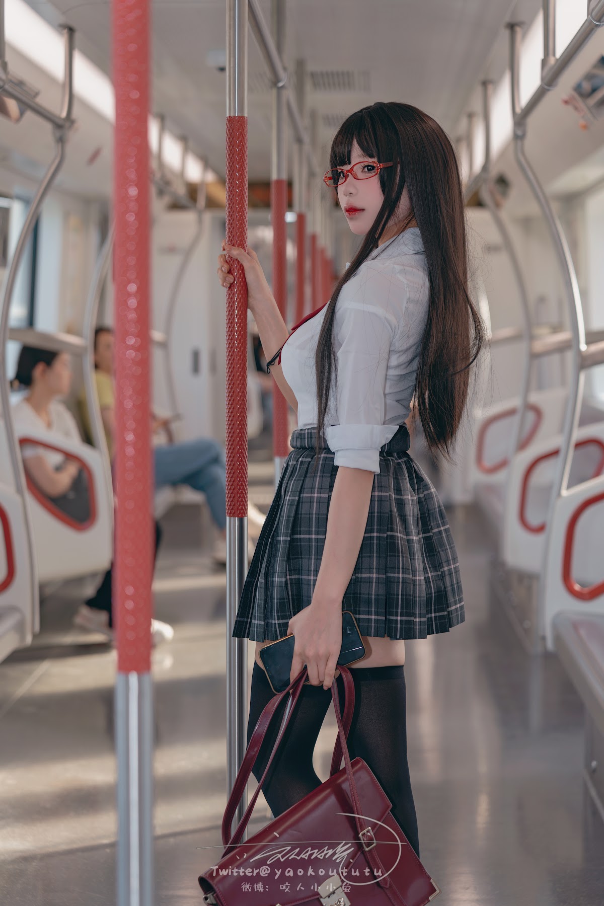 Coser@黏黏团子兔 – 电车惊魂& 期待 - P71