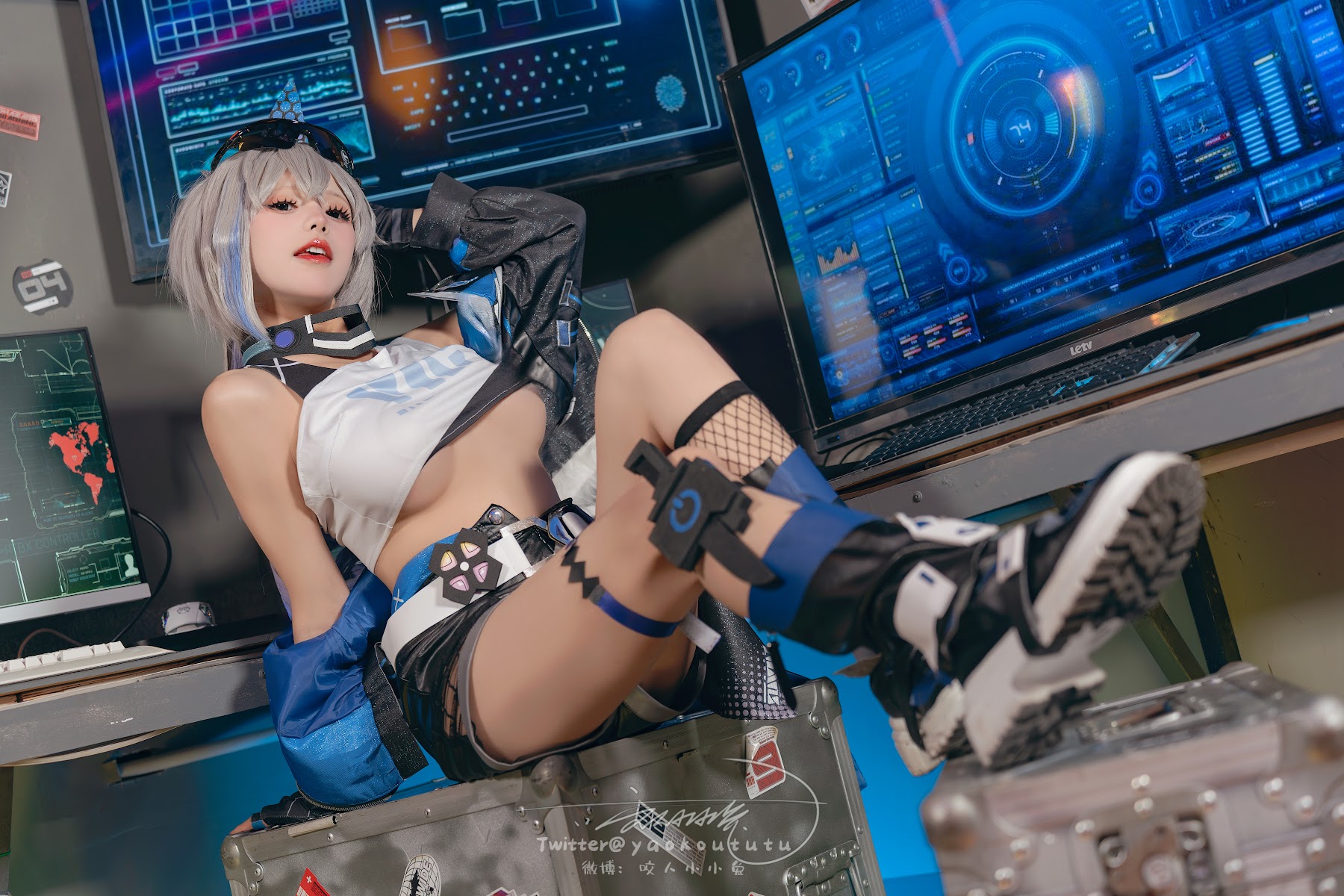Coser@黏黏团子兔 – 崩铁·银狼Gentleman - P32