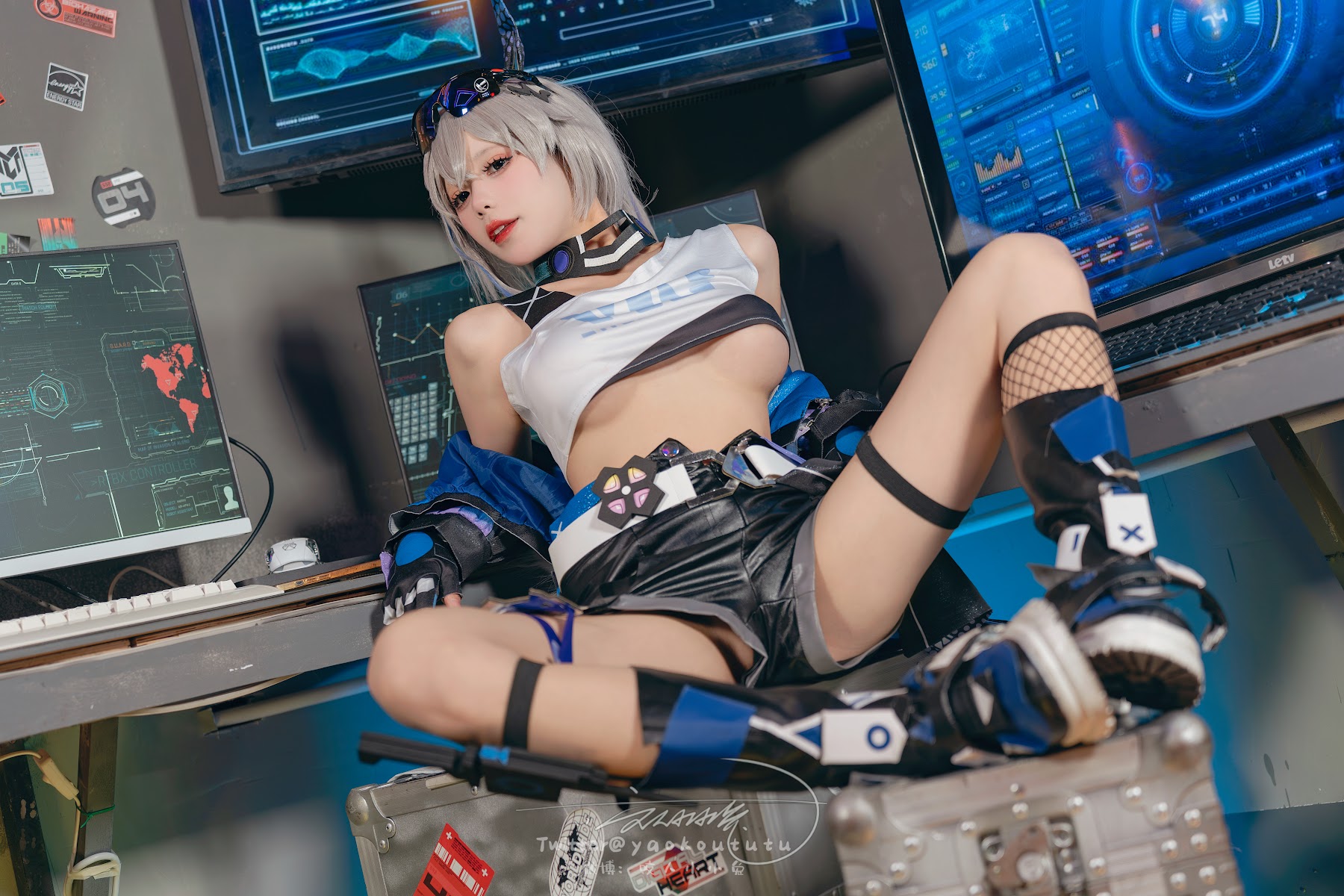 Coser@黏黏团子兔 – 崩铁·银狼Gentleman - P33