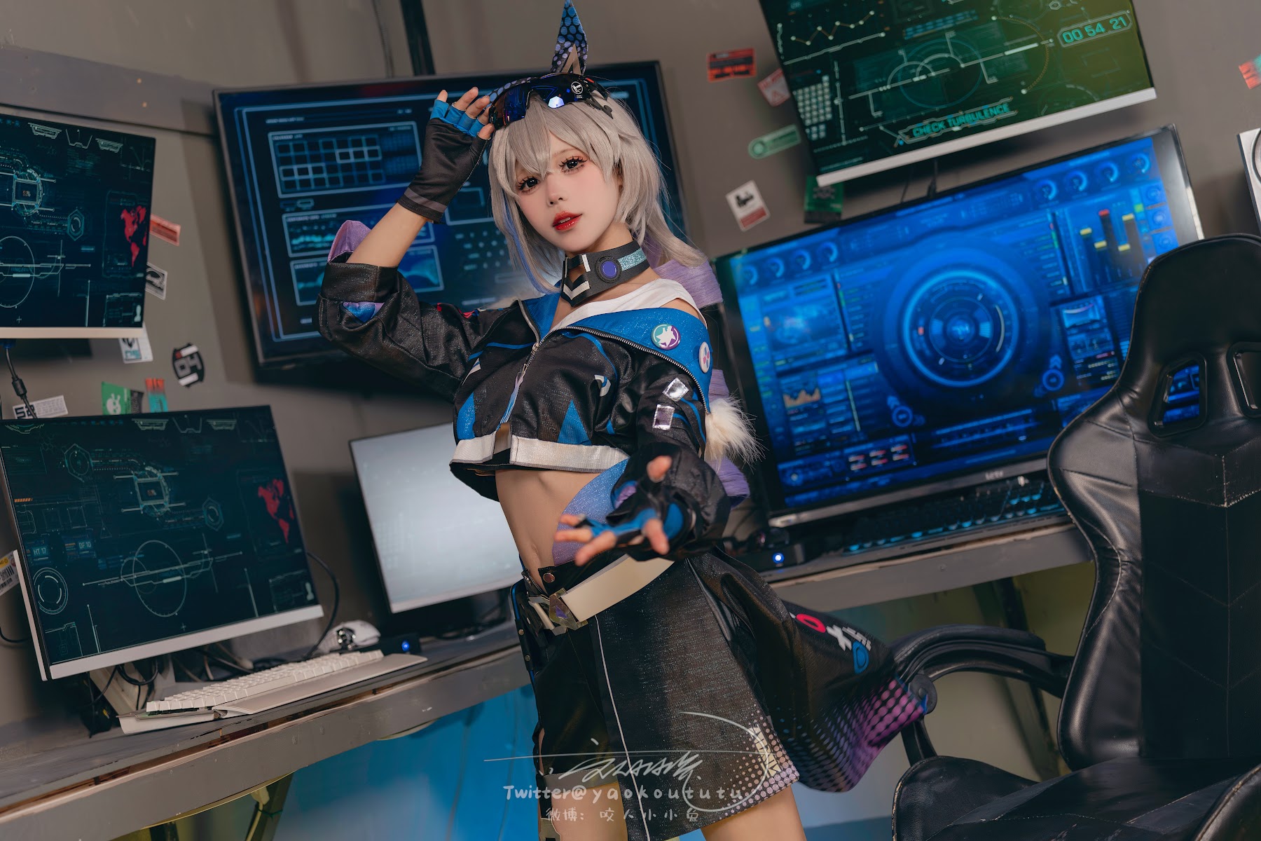 Coser@黏黏团子兔 – 崩铁·银狼Gentleman - P71