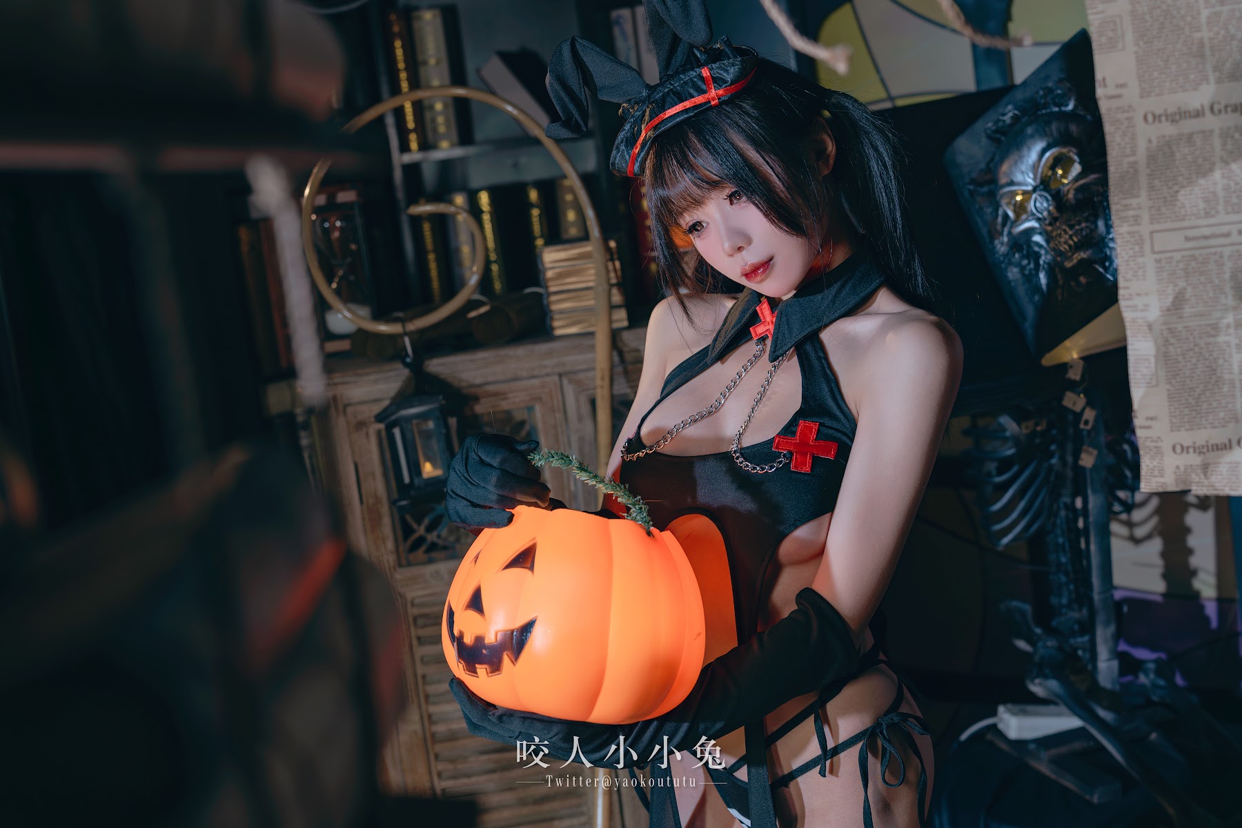 Coser@黏黏团子兔 – 万圣节看护士 - P9