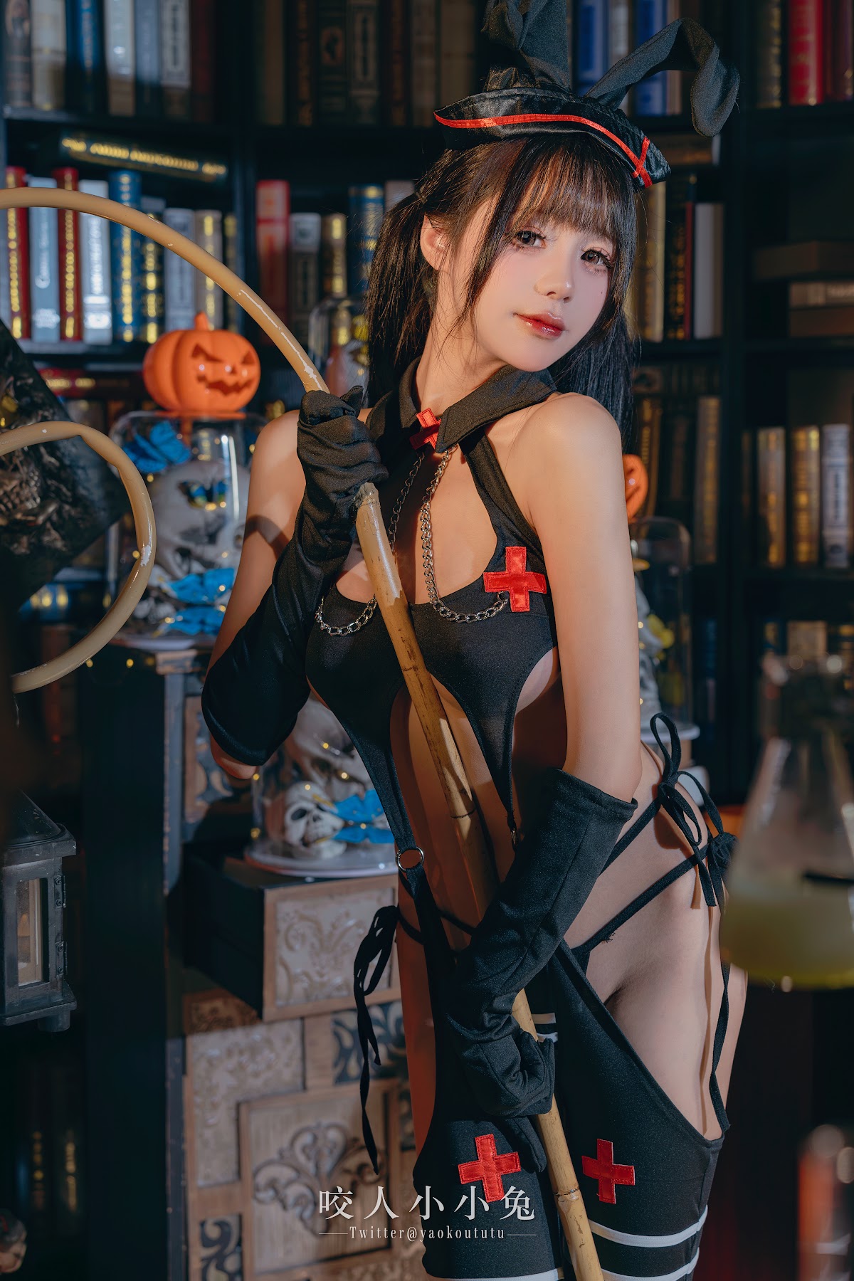 Coser@黏黏团子兔 – 万圣节看护士 - P4