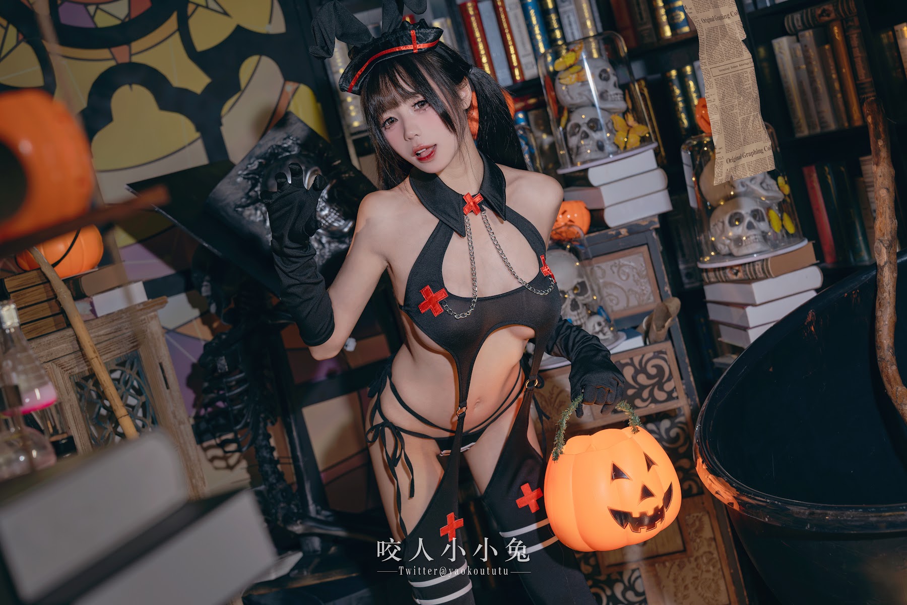 Coser@黏黏团子兔 – 万圣节看护士 - P7