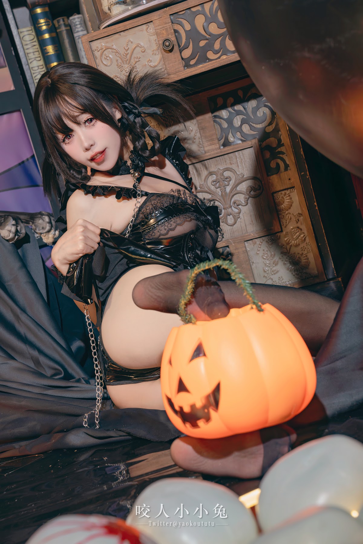 Coser@黏黏团子兔 – 『兔兔班车』万圣小恶魔 - P11