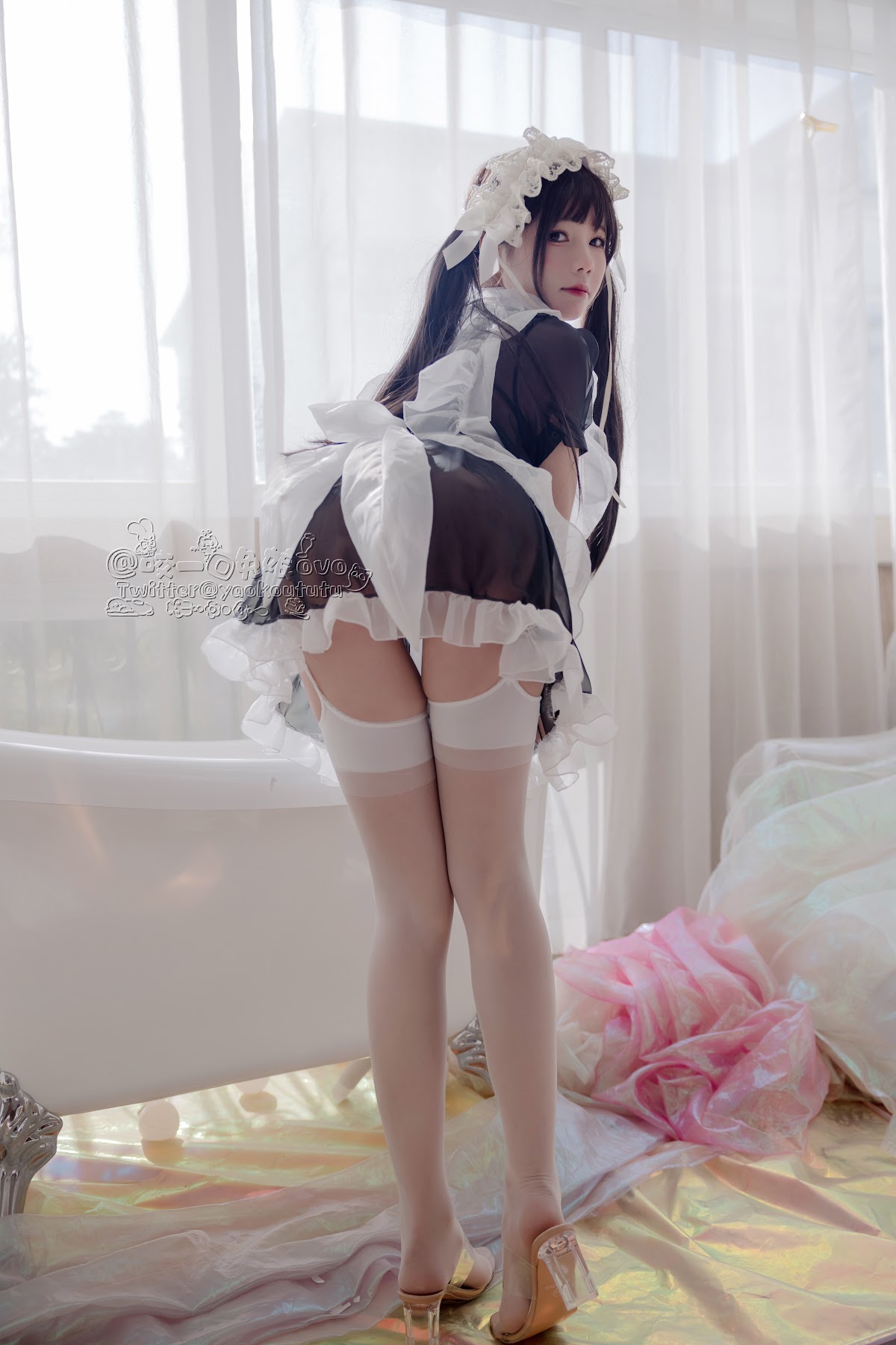Coser@黏黏团子兔 – 黑白女仆 - P22