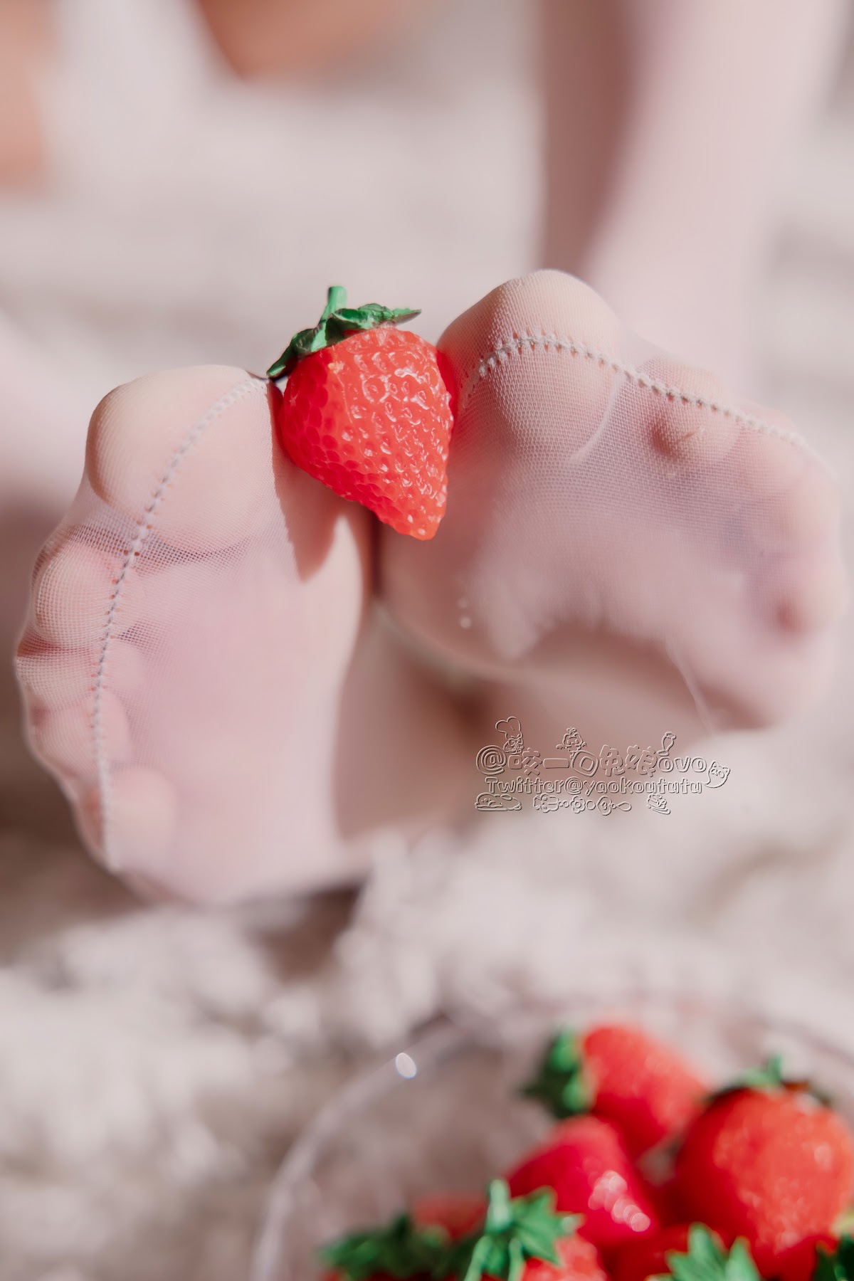 Coser@黏黏团子兔 – 黑白女仆 - P58