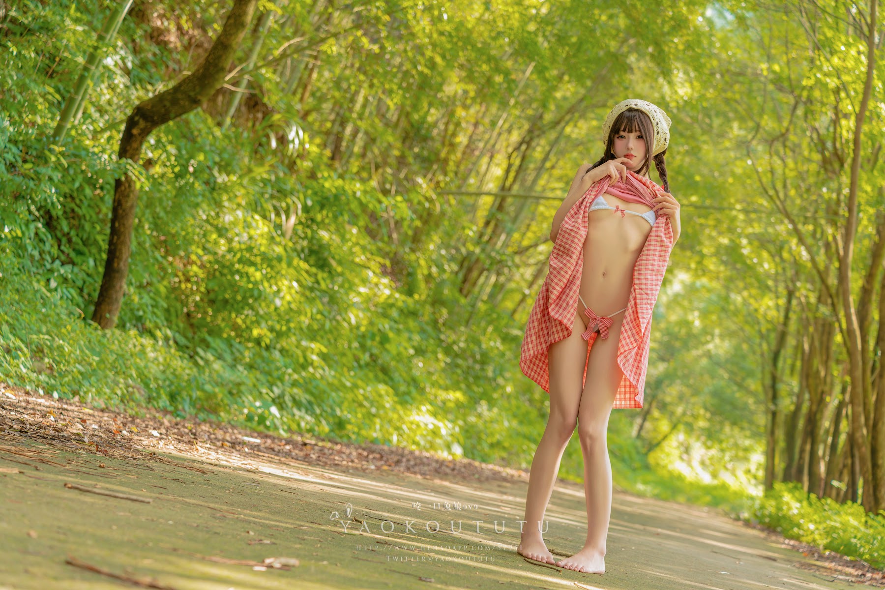 Coser@黏黏团子兔 – 绿野茶会 Lovesick Girls - P26
