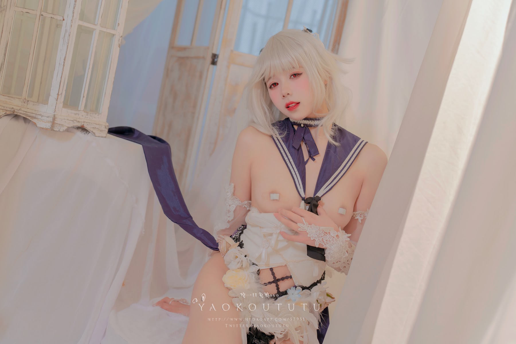 Coser@黏黏团子兔 – 梳妆的大小姐 – 可畏 - P10