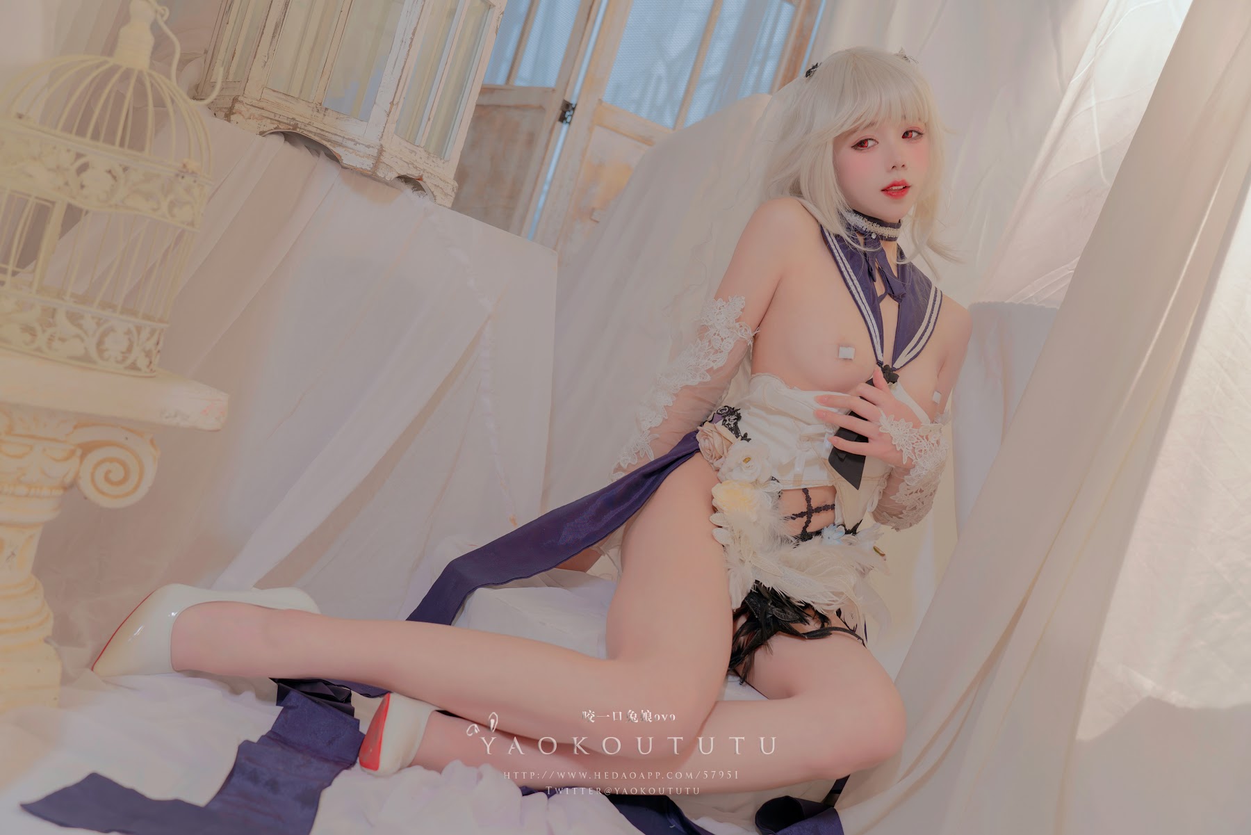 Coser@黏黏团子兔 – 梳妆的大小姐 – 可畏 - P11